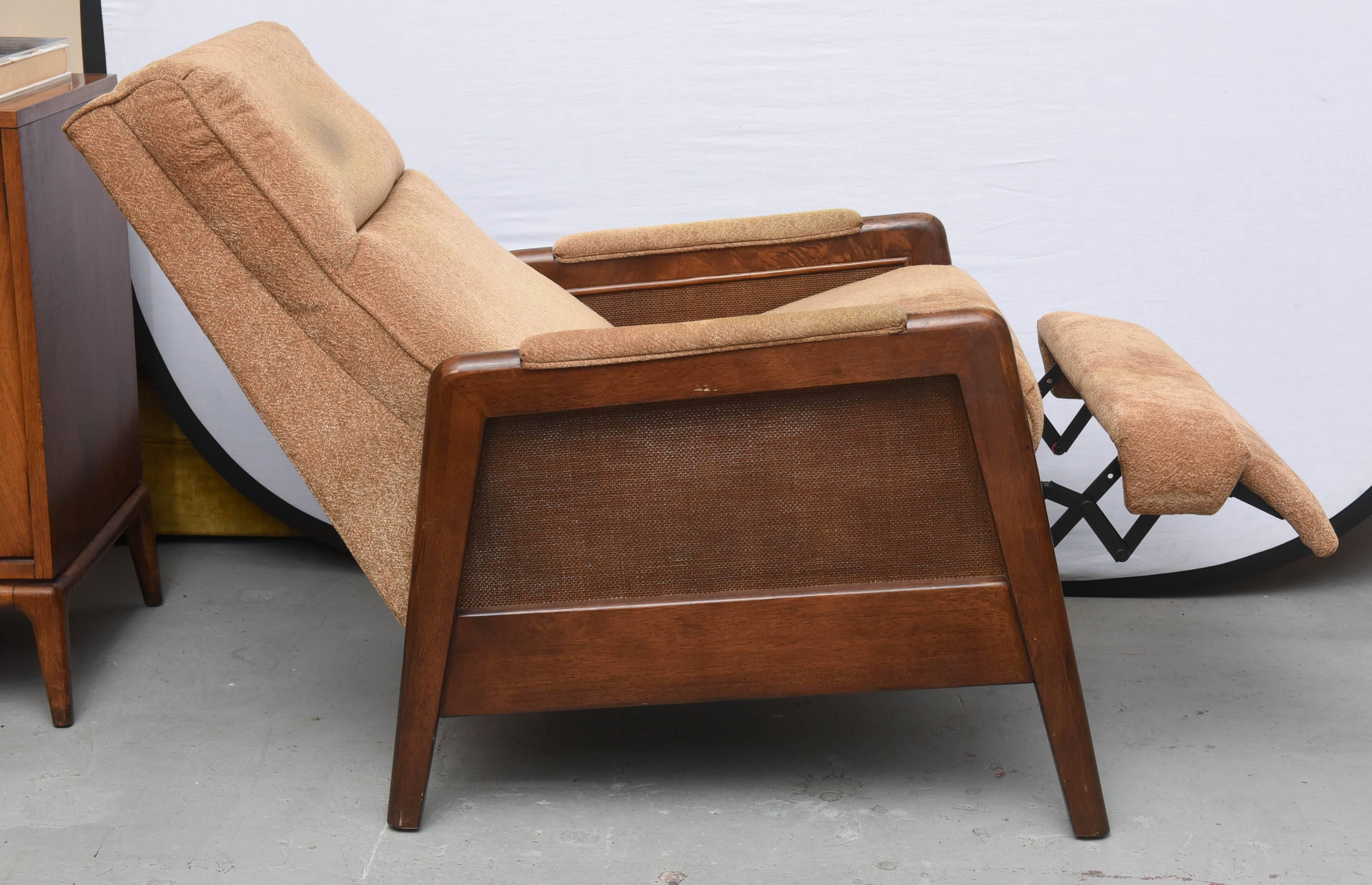 Walnut Pair of Lane Recliners, USA, 1970s