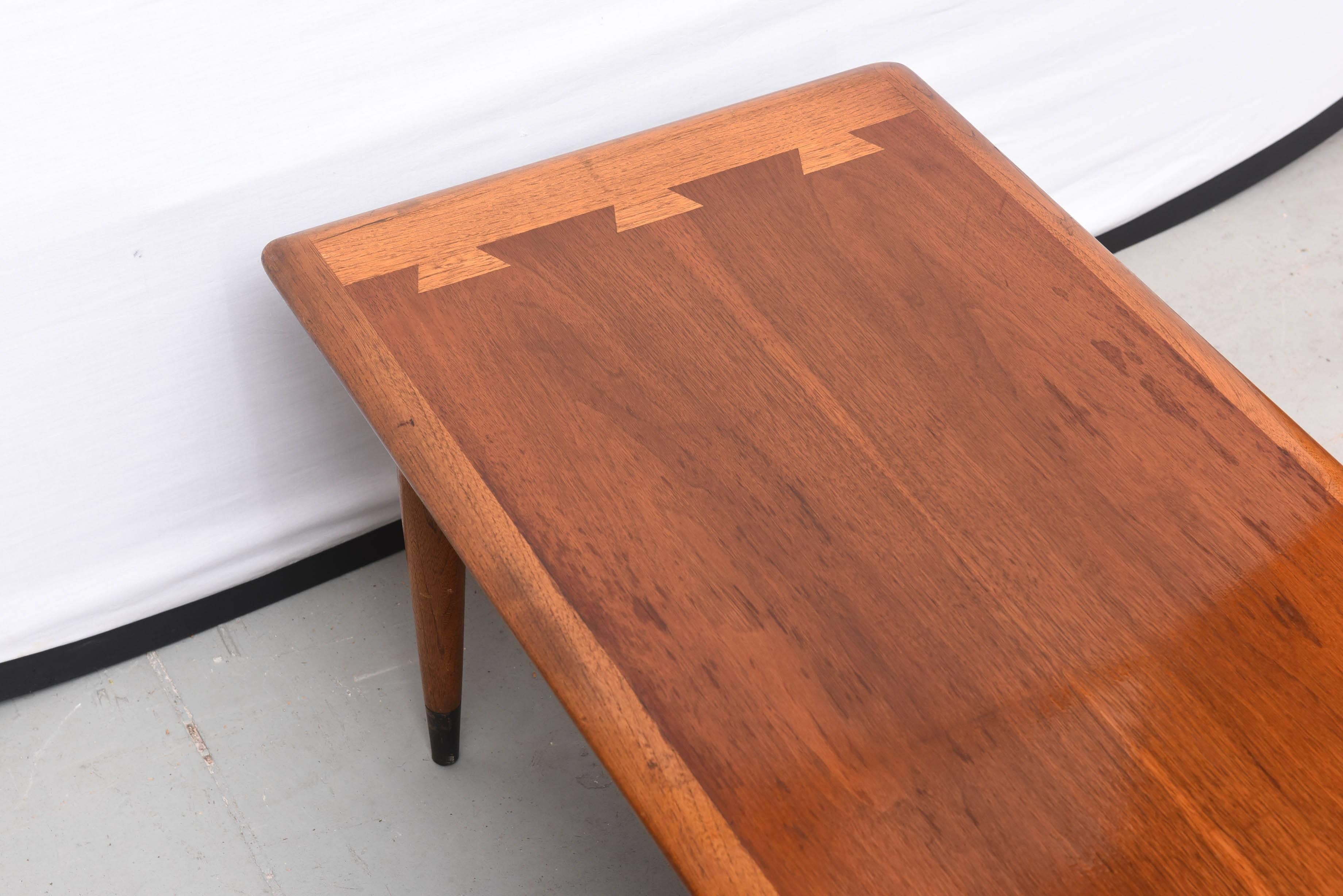 Lane Surf Board Coffee Table from Acclaim Series, USA, 1960s In Good Condition In Miami, FL