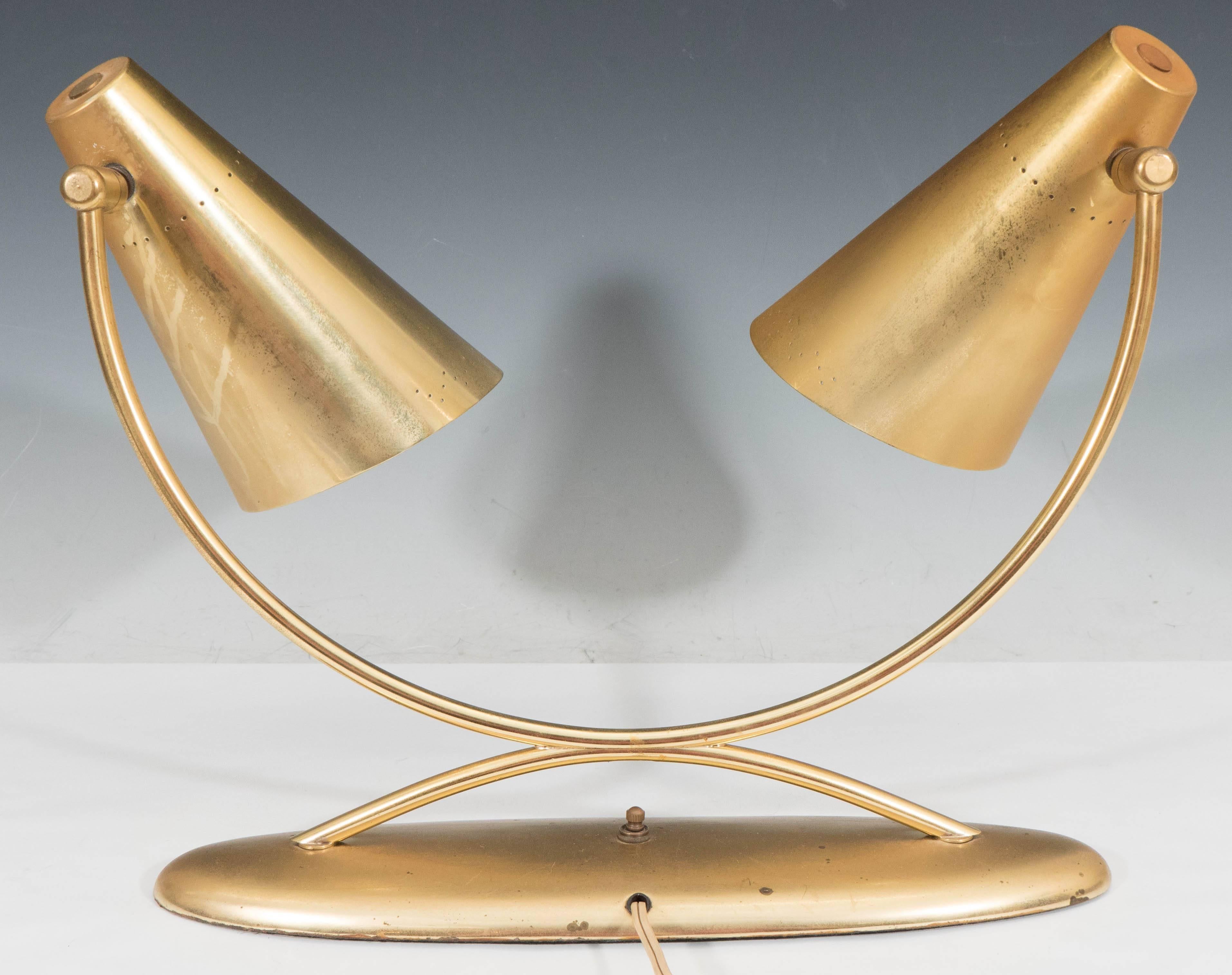 Mid-Century Modernist Two-Light Desk Lamp in Brass 4