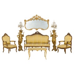 Paire de candélabres français de style Louis XV en bronze et cristal