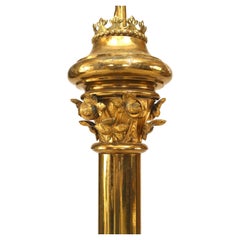 3 Candeleros de altar de latón enjoyados de estilo renacentista inglés