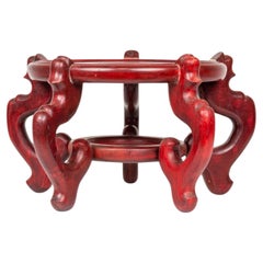 Antico vaso cinese di legno dipinto di rosso con base / supporto per fiori