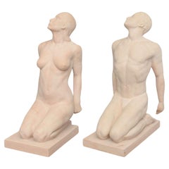 Paire assortie de sculptures ou statues Art déco en terre cuite de Demetre Chiparus