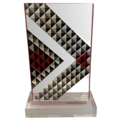 Sculpture moderne américaine colorée à la main en lucite monolithique, Grace Absi
