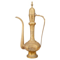 Aguamanil de latón estilo morisco
