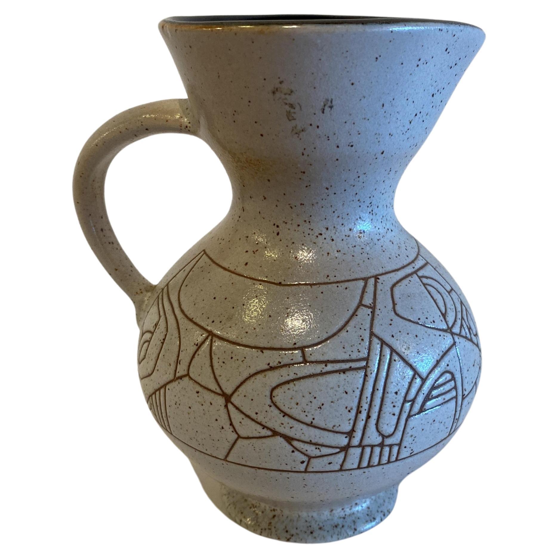 Brocca israeliana di metà secolo in ceramica smaltata Lapid Sgraffito
