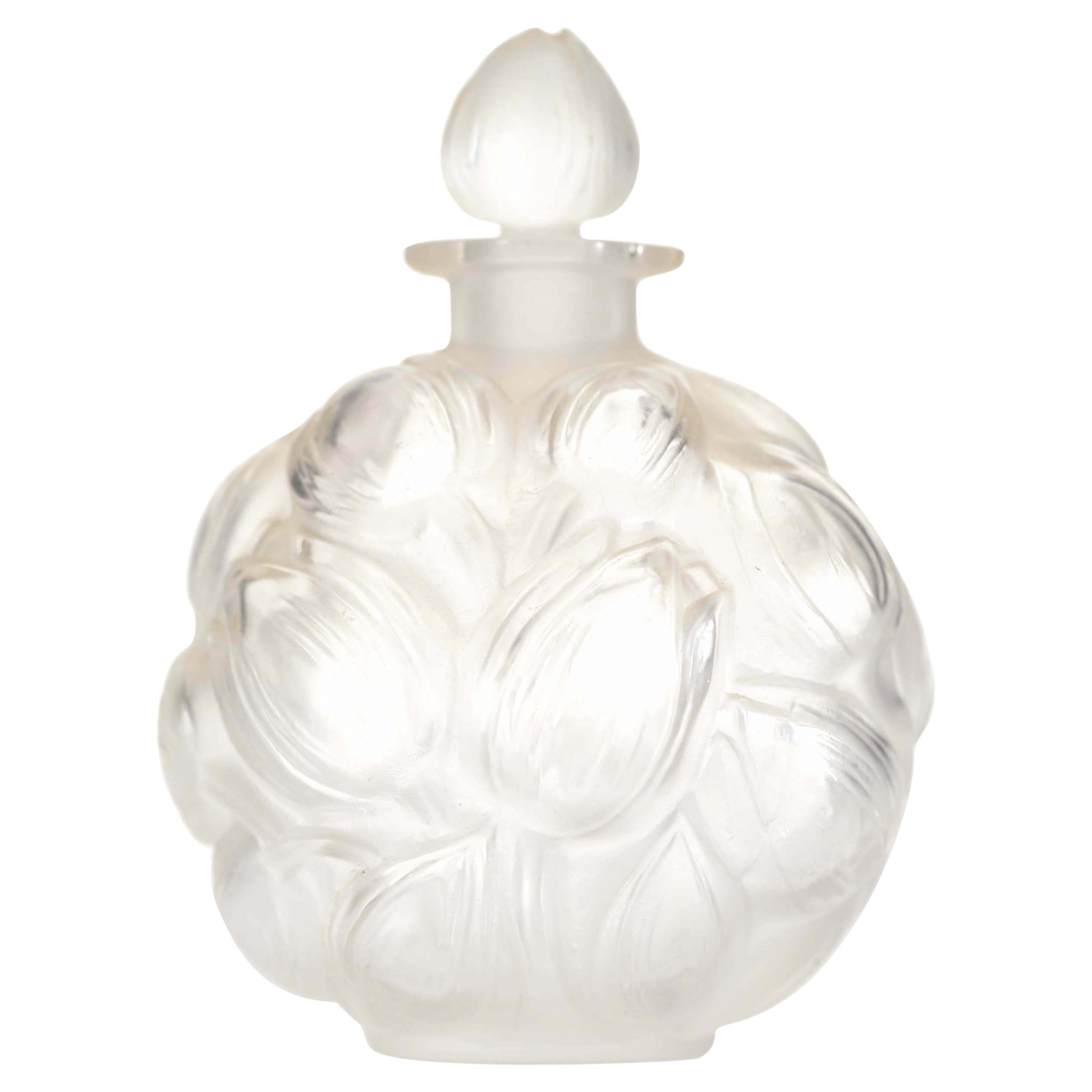 Bottiglia di profumo francese Art Deco Pensees D'Elle di Jaytho Lalique