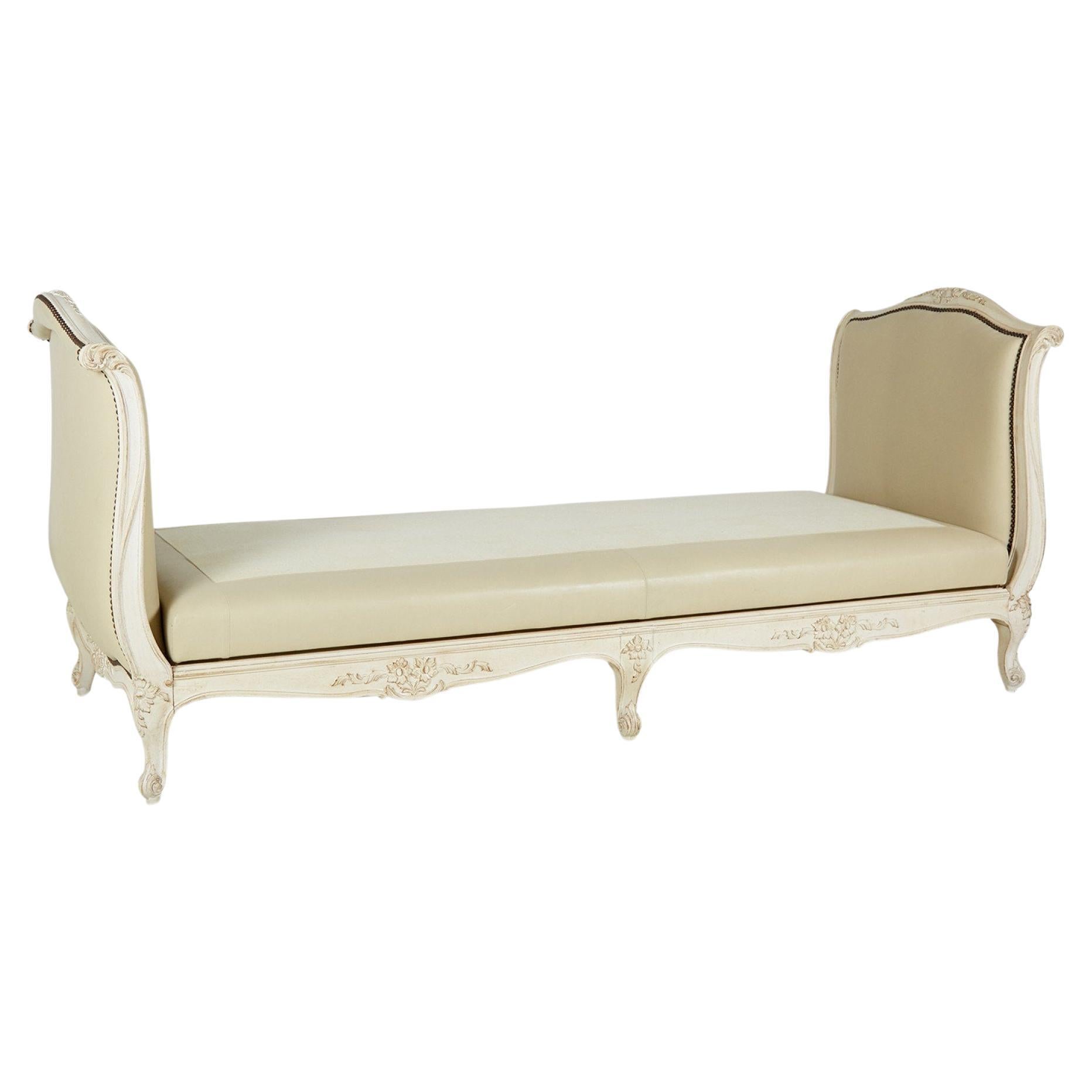 French Louis XV-Style Beige Wooden Leather Upholstered Daybed For Sale