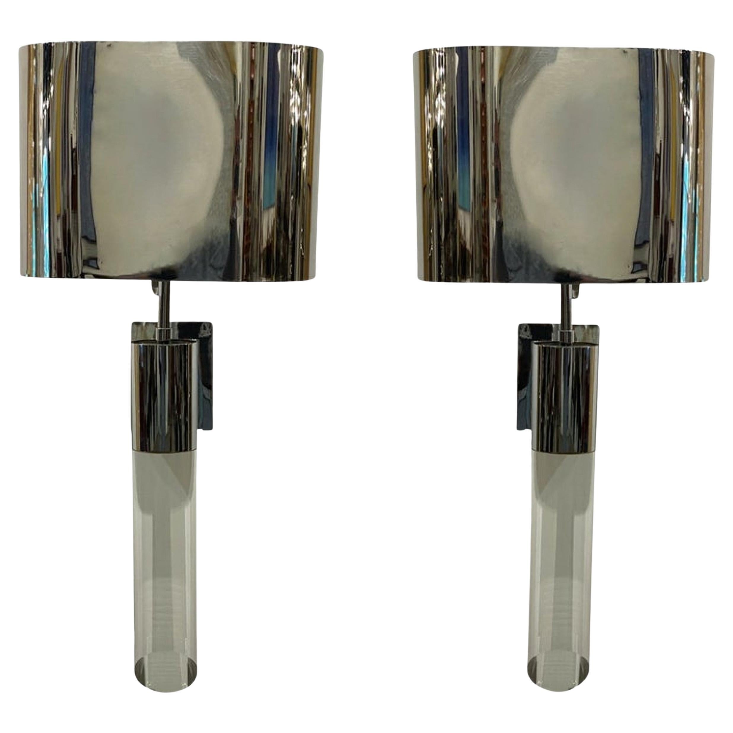 Paire d'appliques modernes américaines en acier poli et lucite, Karl Springer