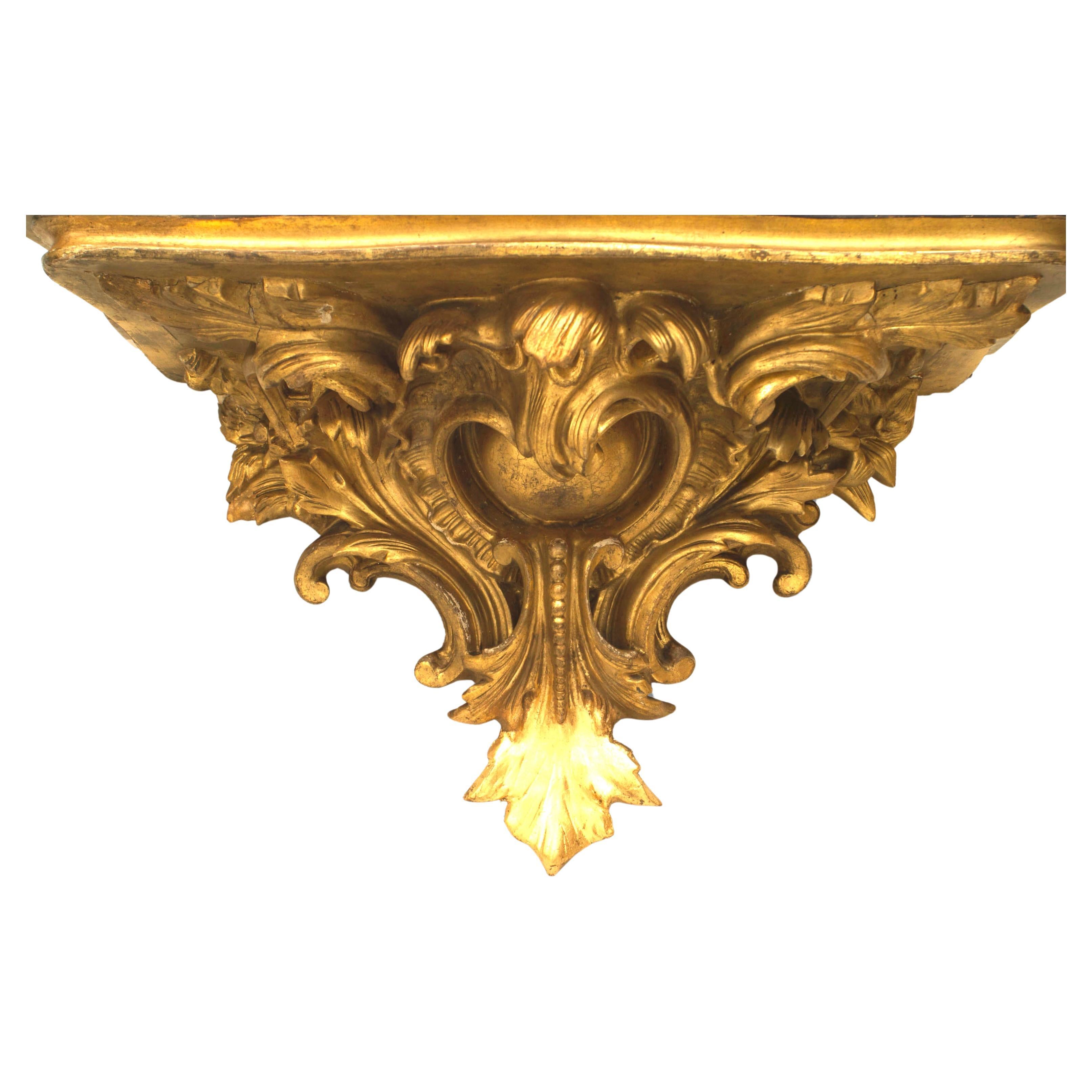 Étagère murale rococo italienne dorée, sculptée à la main, XIXe siècle