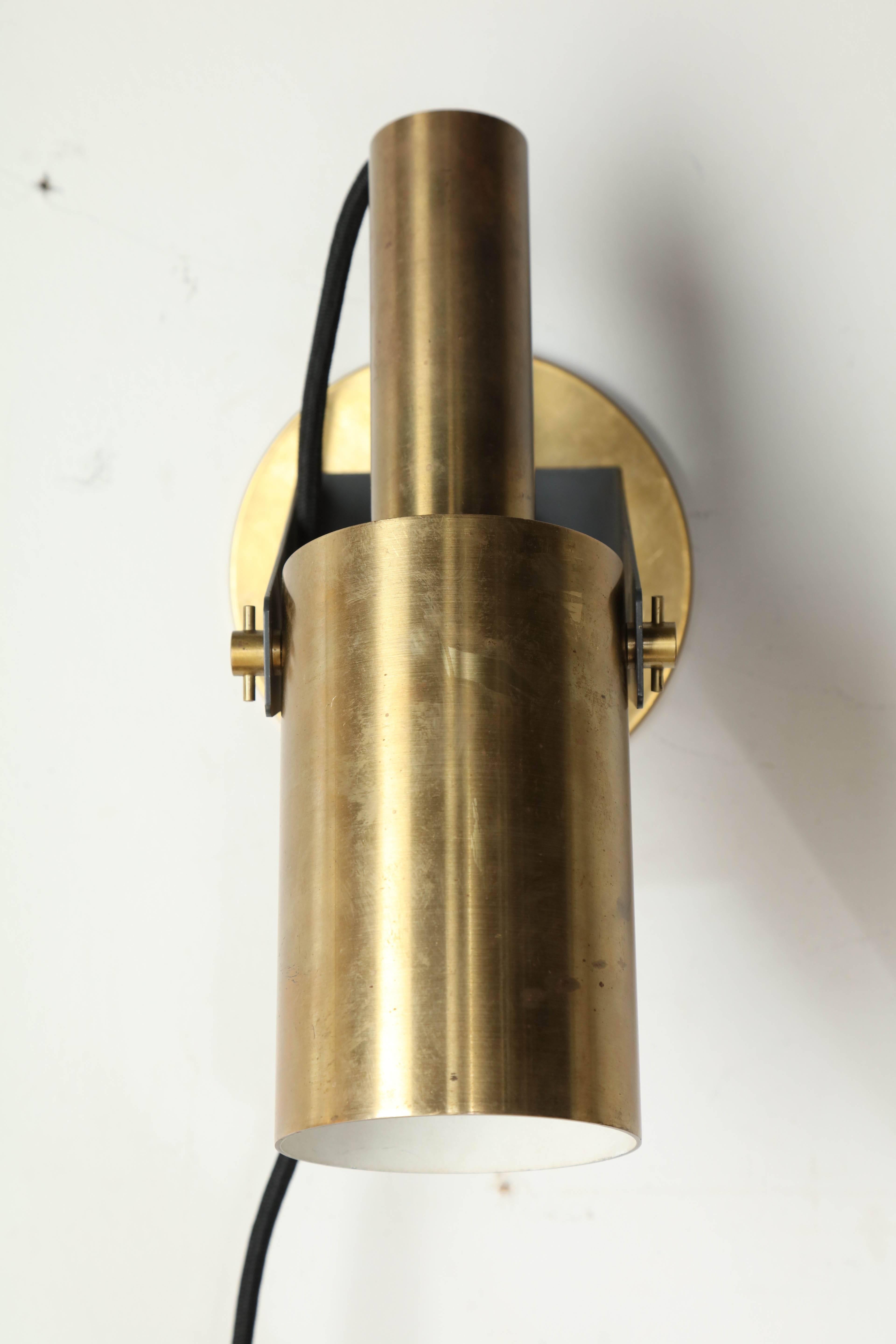 International Style Pair of 1960s Italian Modern Articulating Brass Wall Sconce Reading Lamps