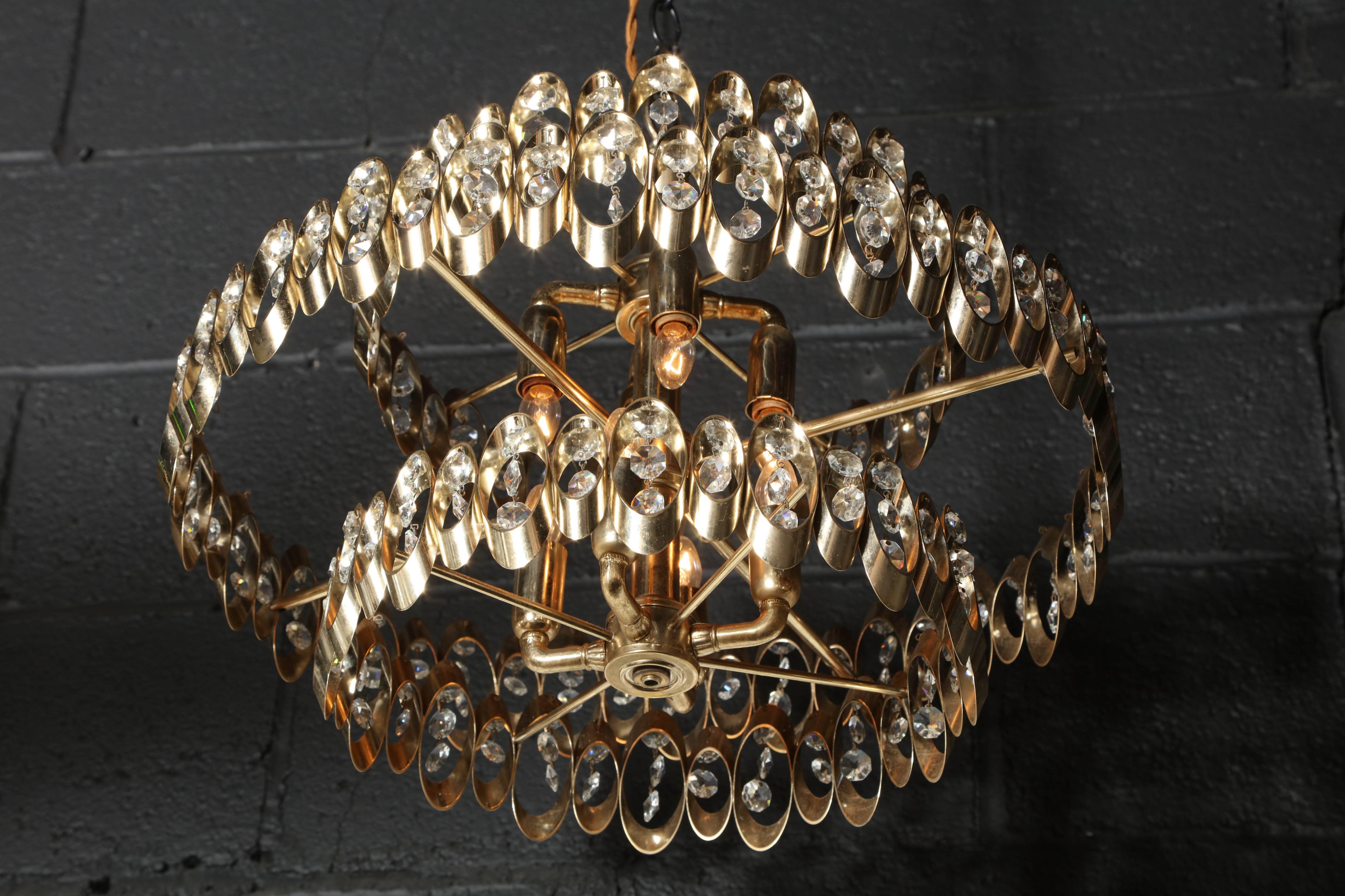 Gaetano Sciolari Three Tier Brass Pendant with Multi Faceted Drop Crystals  In Good Condition For Sale In Bainbridge, NY