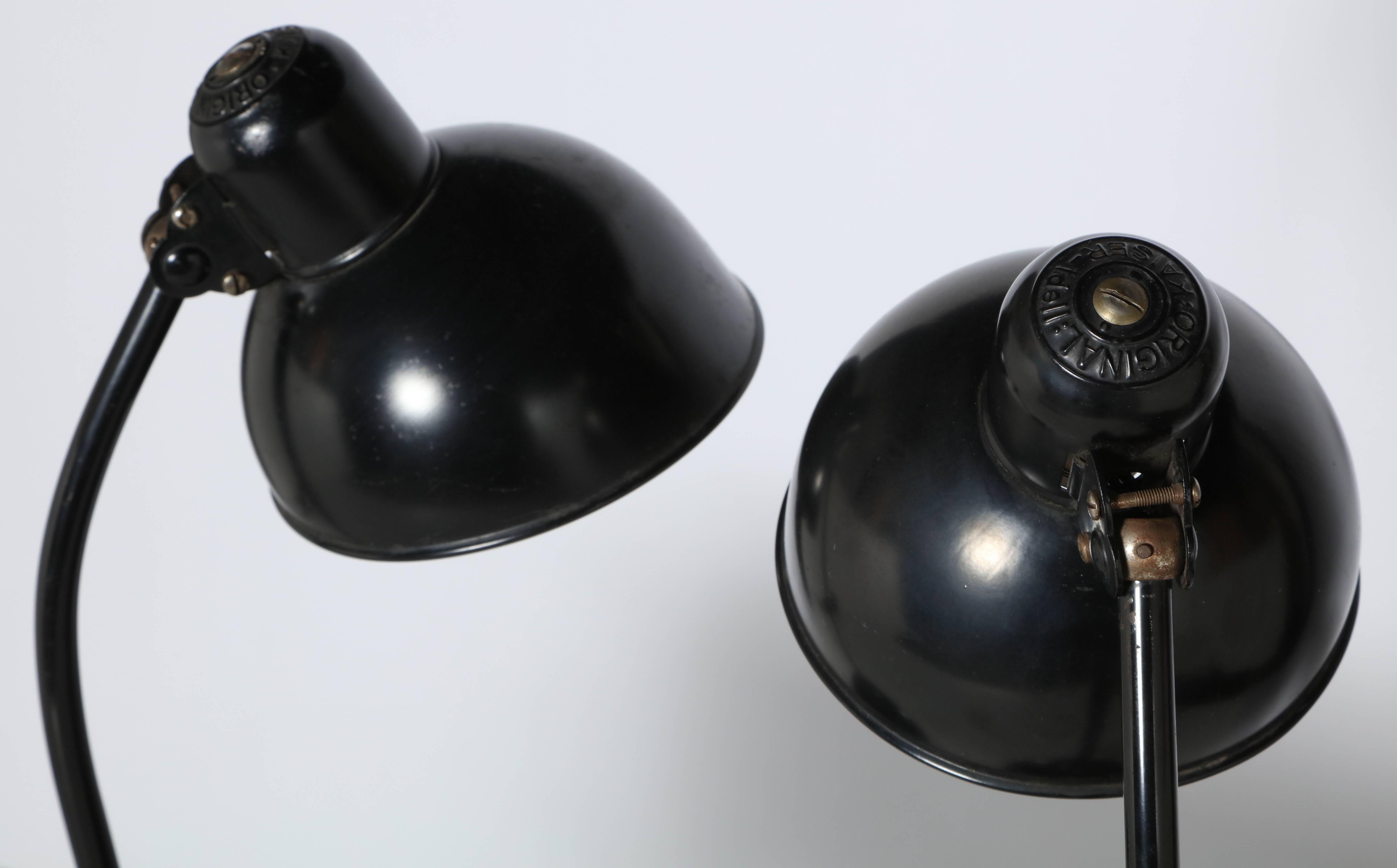 Métal Paire de lampes de bureau noires «dell » de Christian Dell pour Kaiser n°6556, années 1930 en vente