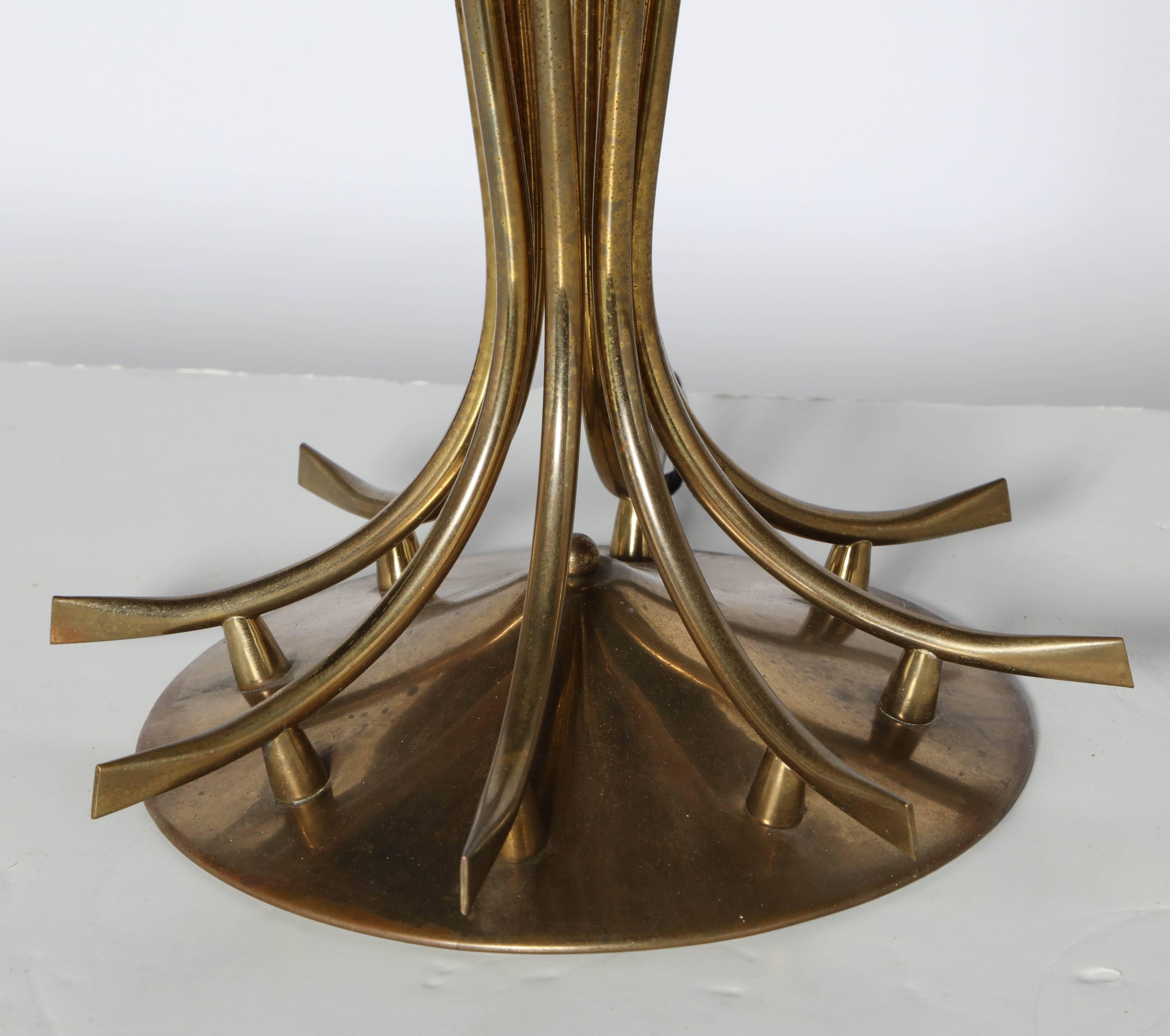 Große Tischlampe aus Messing im „Millepatte“-Stil, 1950er Jahre  (Unbekannt) im Angebot