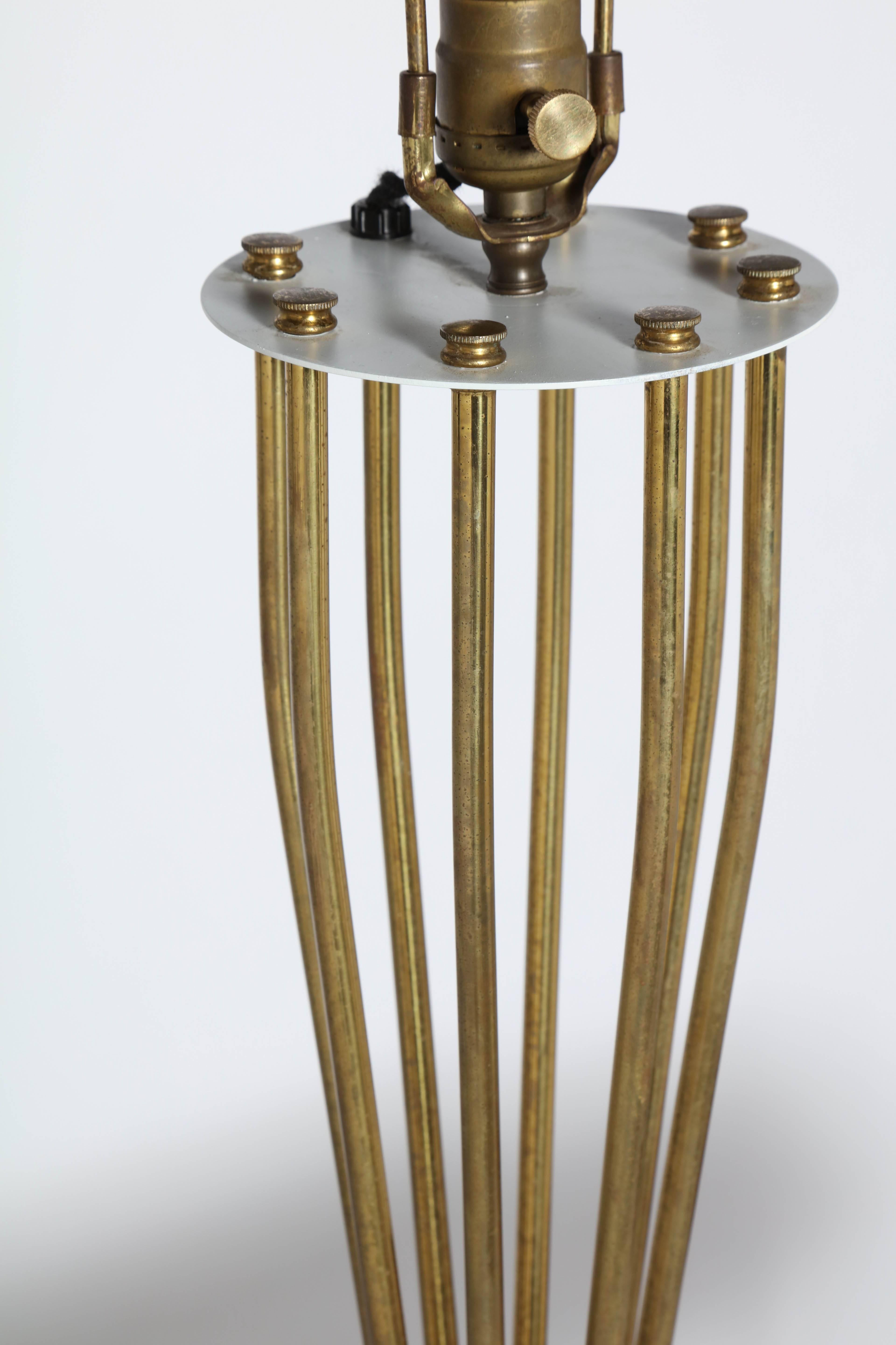 Große Tischlampe aus Messing im „Millepatte“-Stil, 1950er Jahre  im Angebot 1