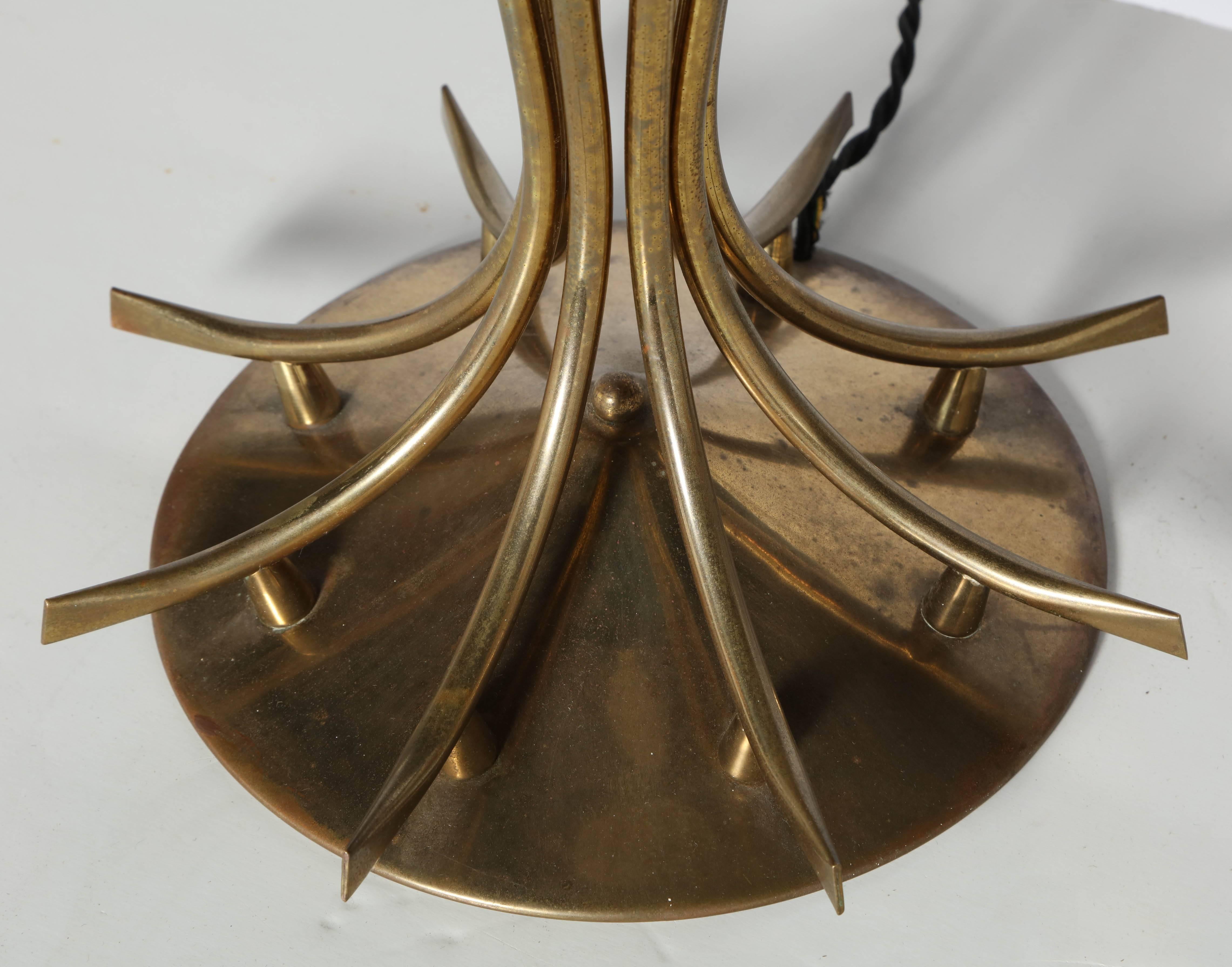 Große Tischlampe aus Messing im „Millepatte“-Stil, 1950er Jahre  im Angebot 2