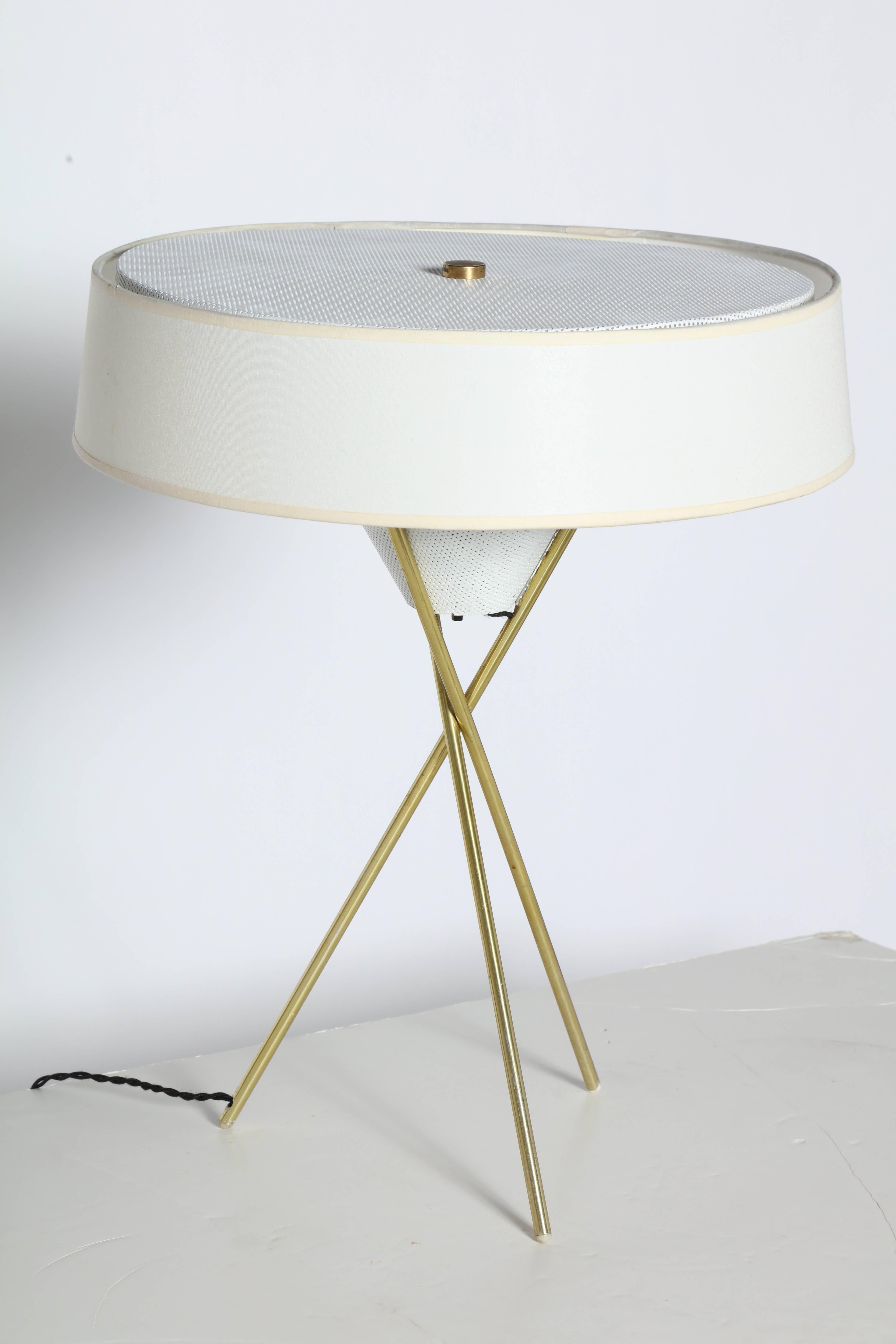 Mid-Century Modern Gerald Thurston for Lightolier Brass Tripod Table Lamp with White Linen Shade