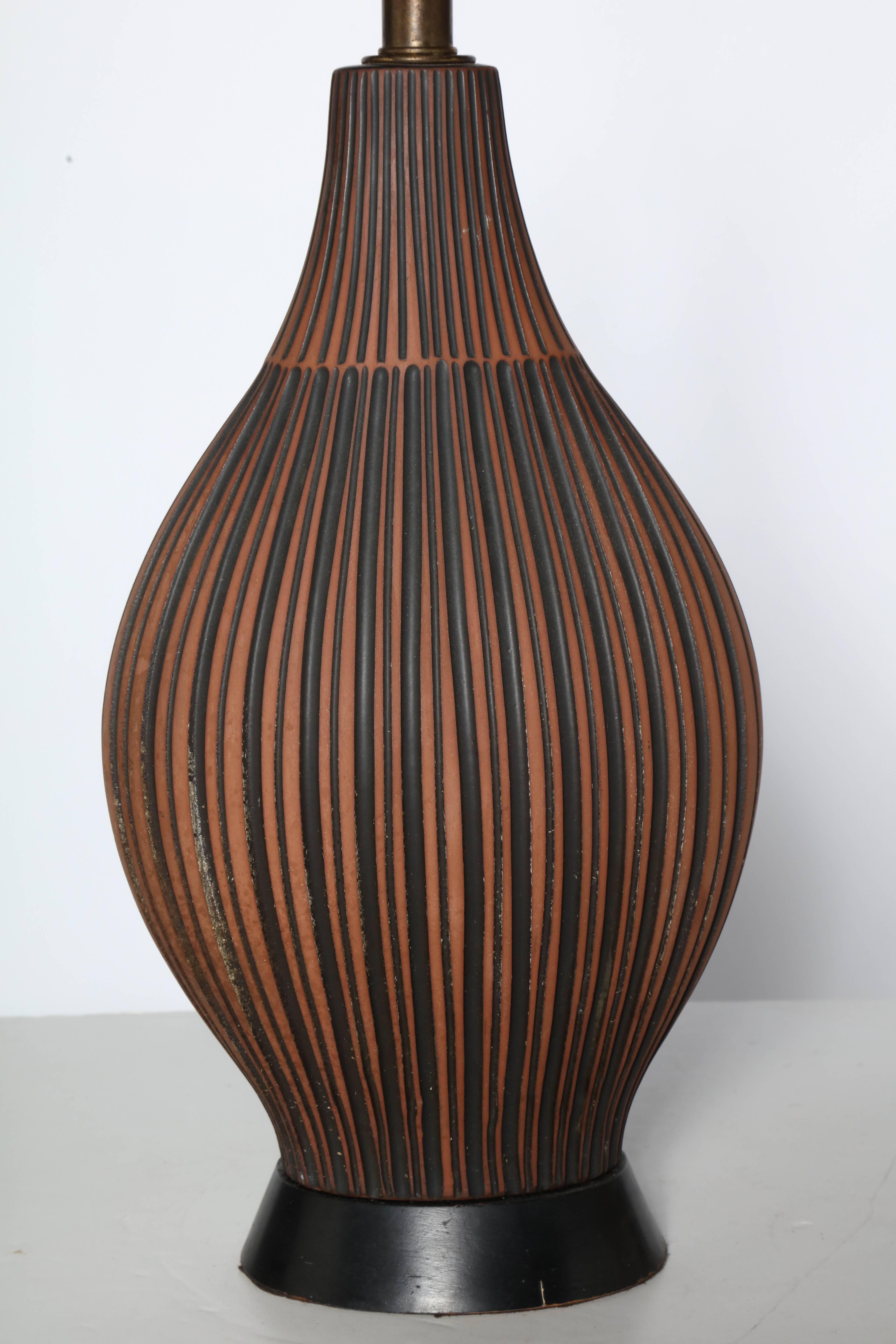 Mid-Century Modern Lee Rosen for Design-Technics Style Terracotta & Black Pottery Table Lamp For Sale