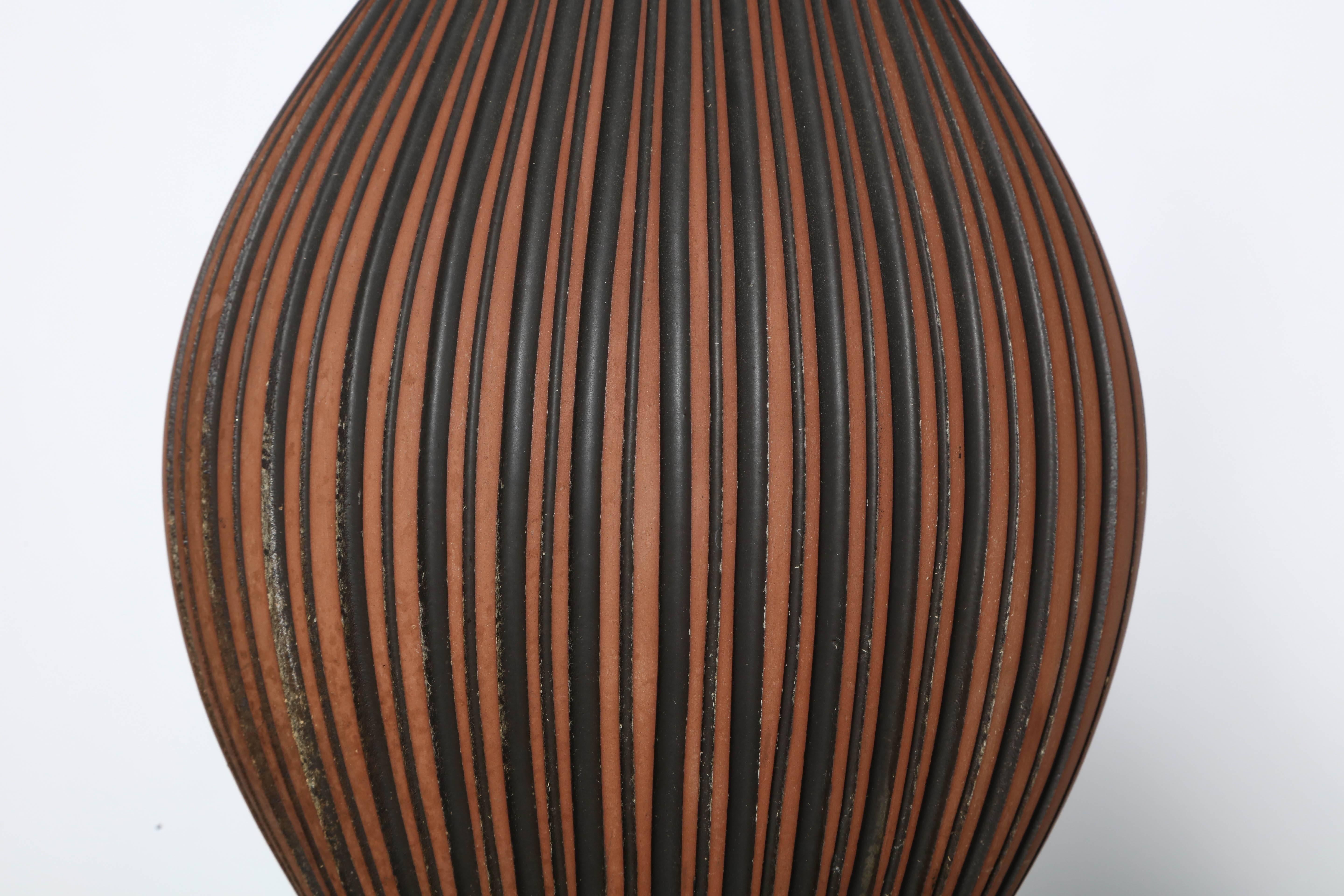 Wood Lee Rosen for Design-Technics Style Terracotta & Black Pottery Table Lamp For Sale