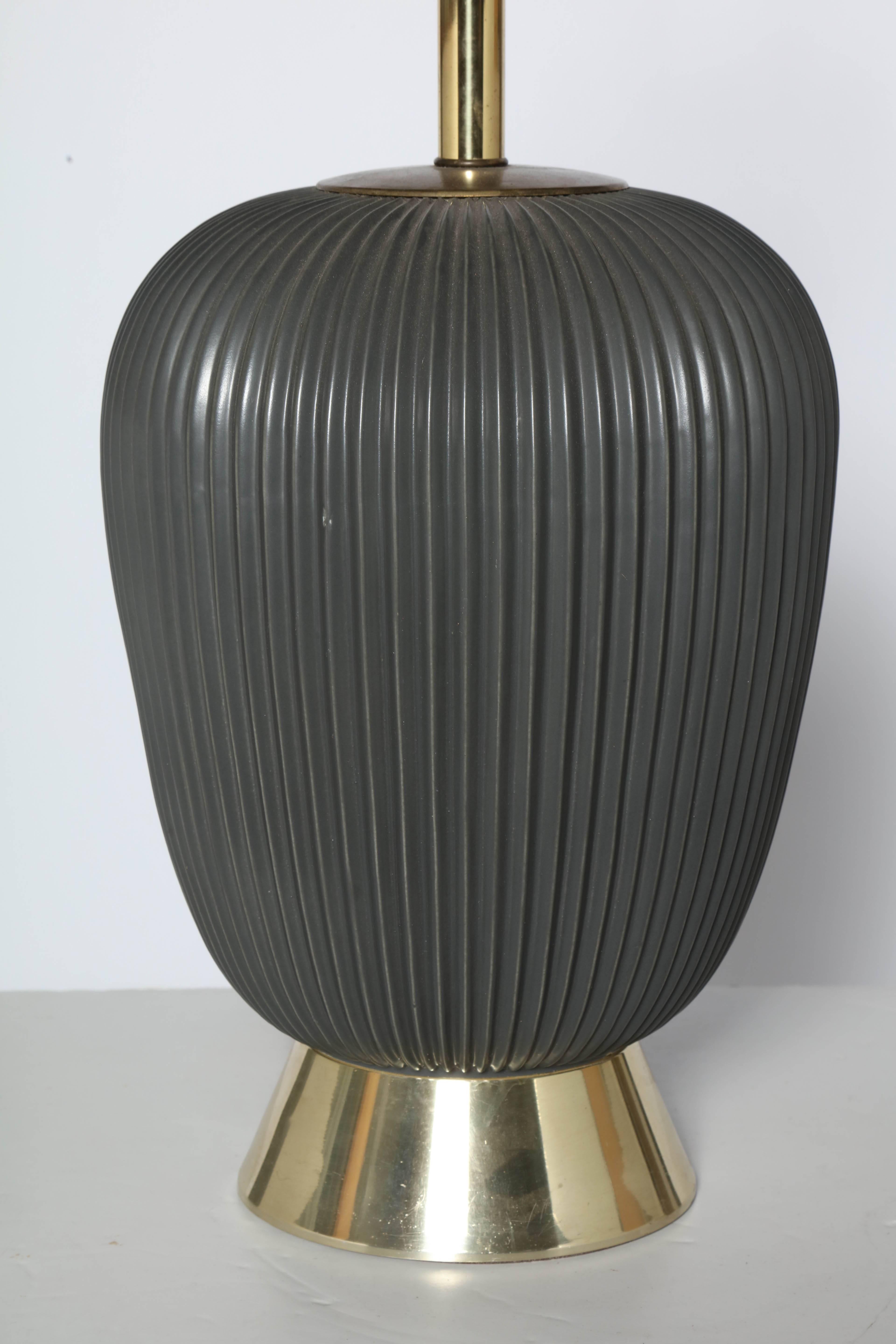 Mid-Century Modern Gerald Thurston lampe de bureau gris foncé « Studio Porcelains » pour Lightolier, années 1950 en vente