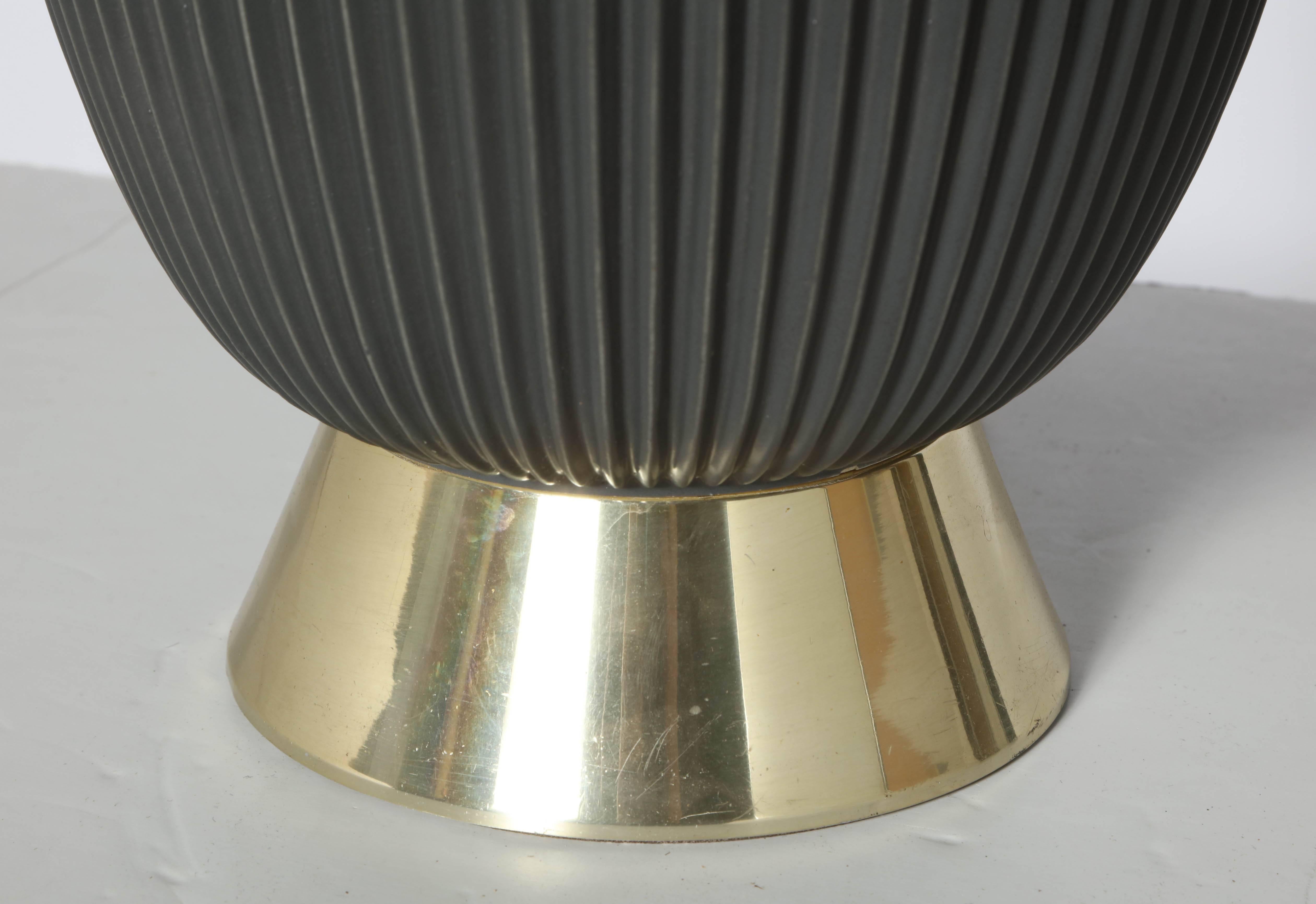 Gerald Thurston lampe de bureau gris foncé « Studio Porcelains » pour Lightolier, années 1950 Bon état - En vente à Bainbridge, NY