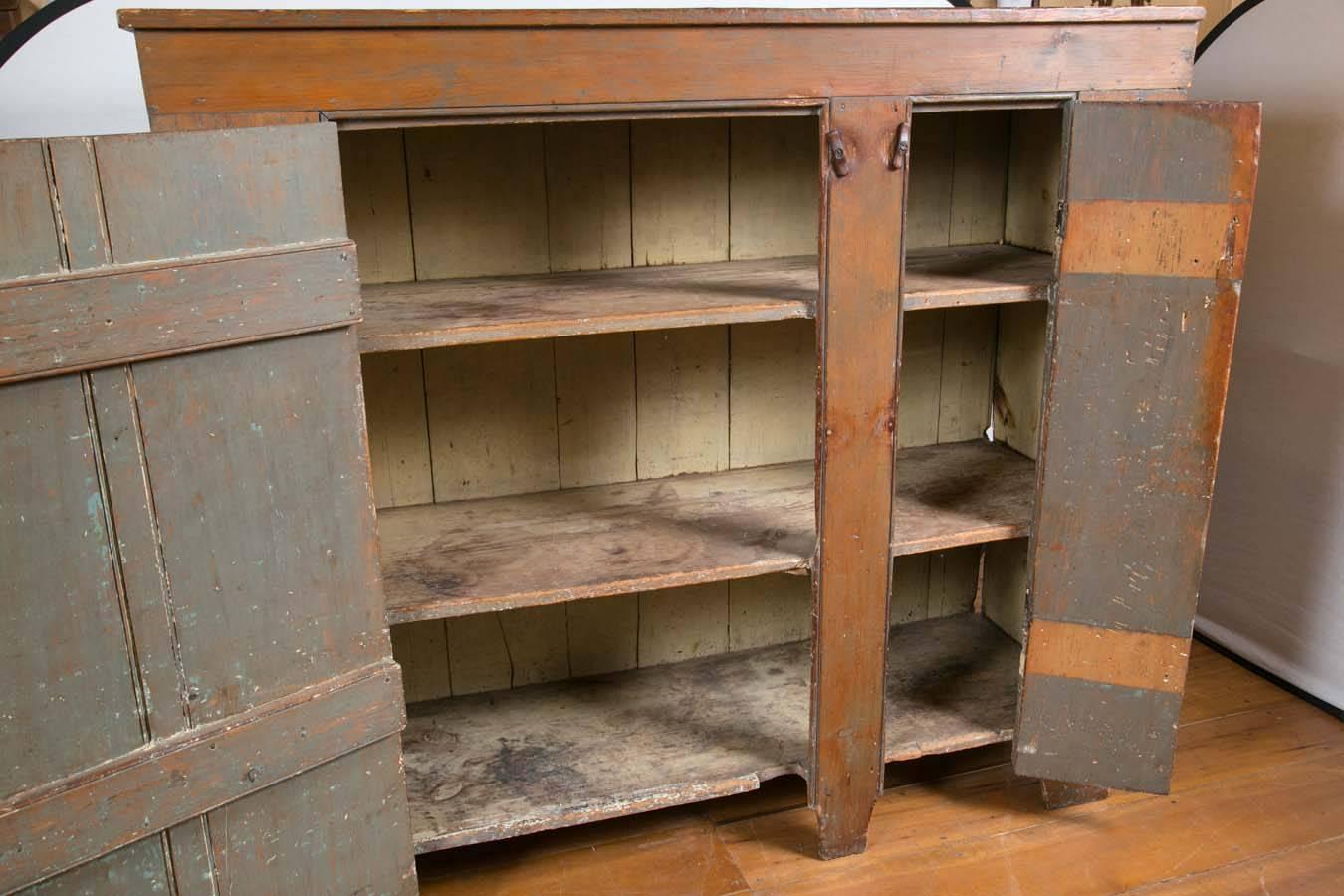 19th Century Two-Door Country Cupboard in Old Brown Wash In Excellent Condition For Sale In Woodbury, CT