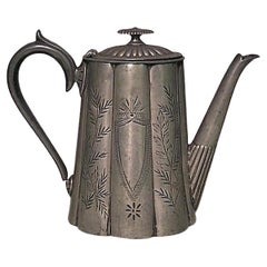 Englische Teekanne im Renaissance-Stil aus Zinn