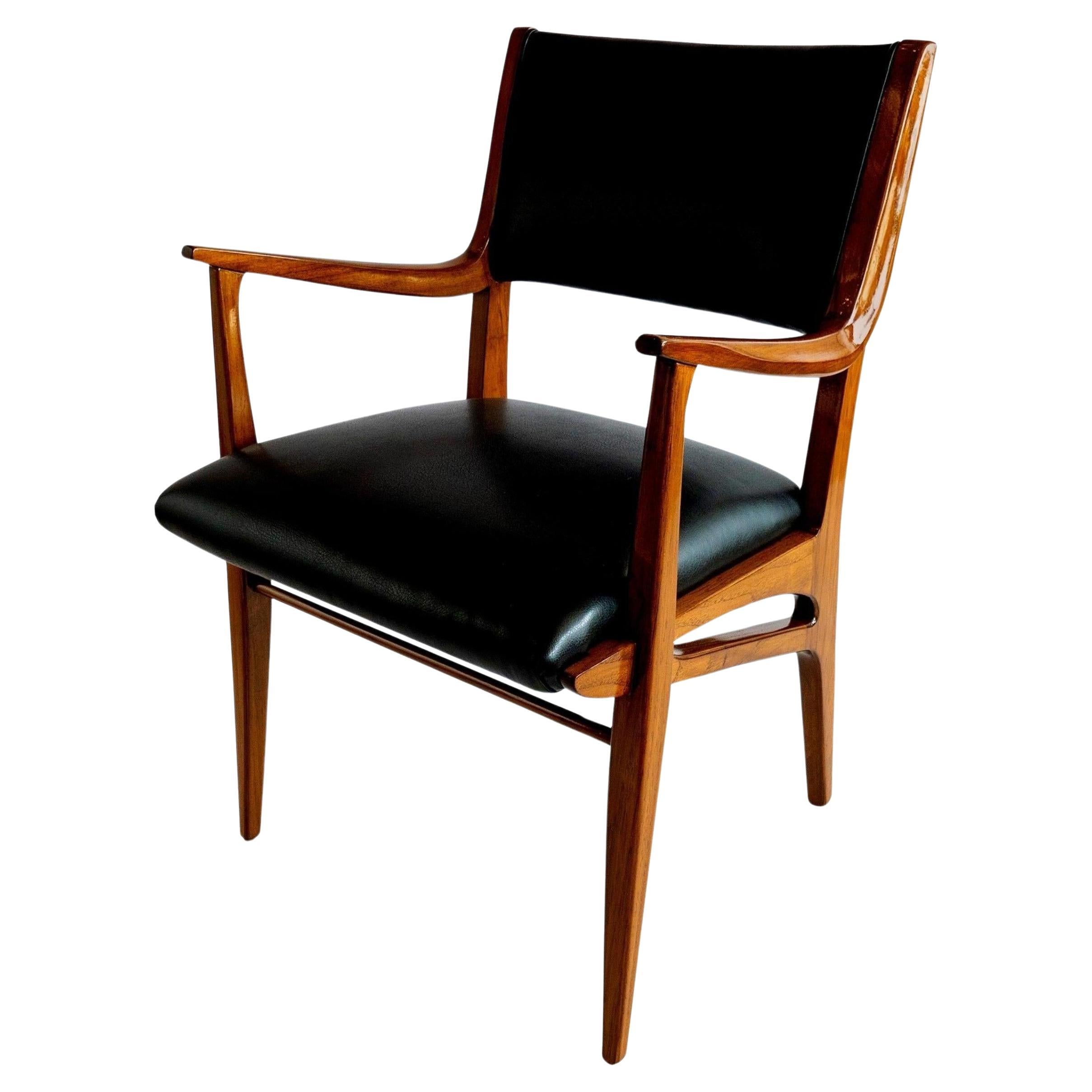 Sillón moderno italiano de nogal, atribuido a Franco Campo & Carlo Graffi