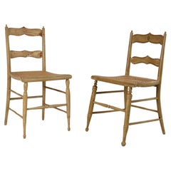 Ensemble de 4 chaises d'enfants de style campagnard anglais peintes en beige à dossier en échelle