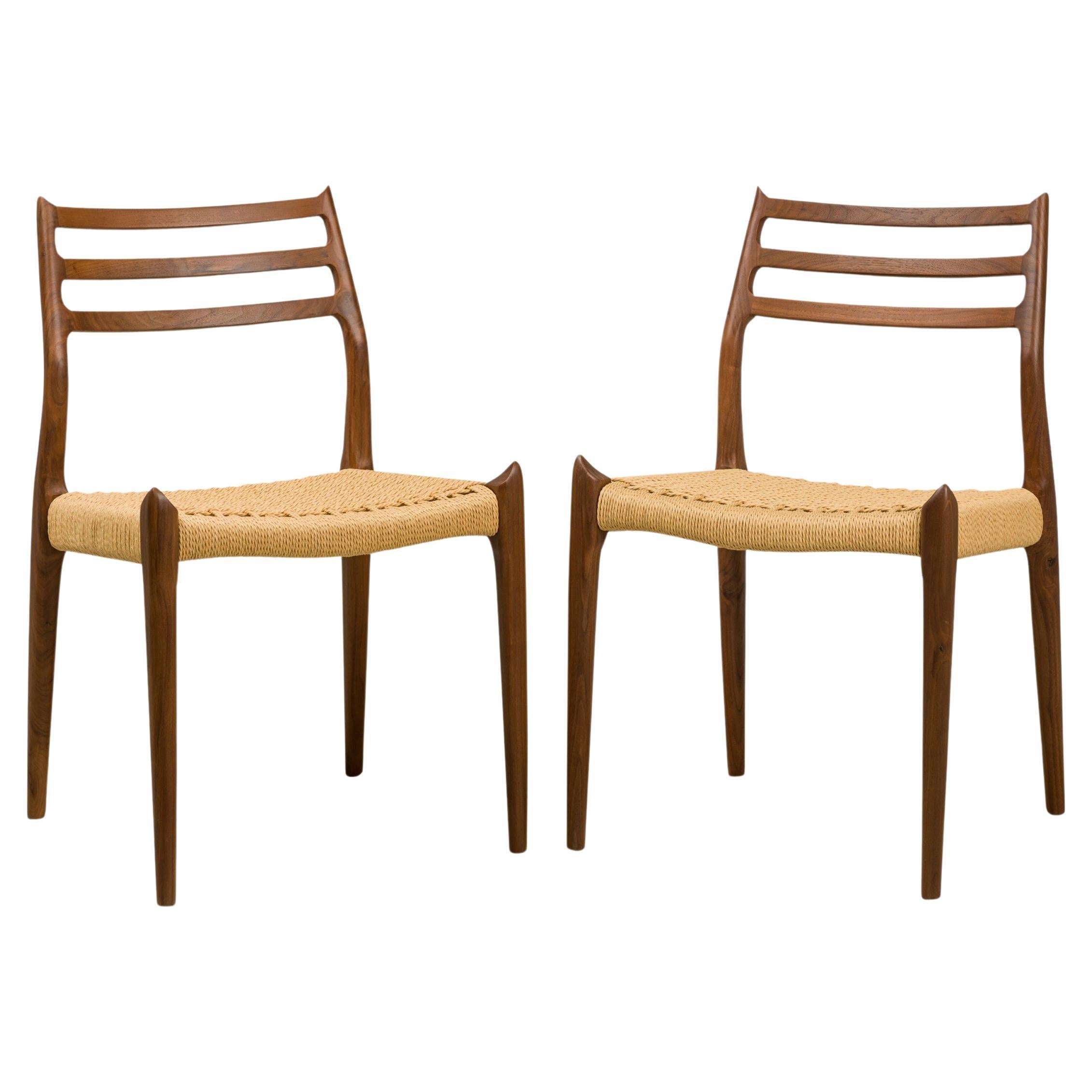 Silla de comedor Nuno, de nogal hecha a mano con asiento de cordón de papel, EE. UU. en venta