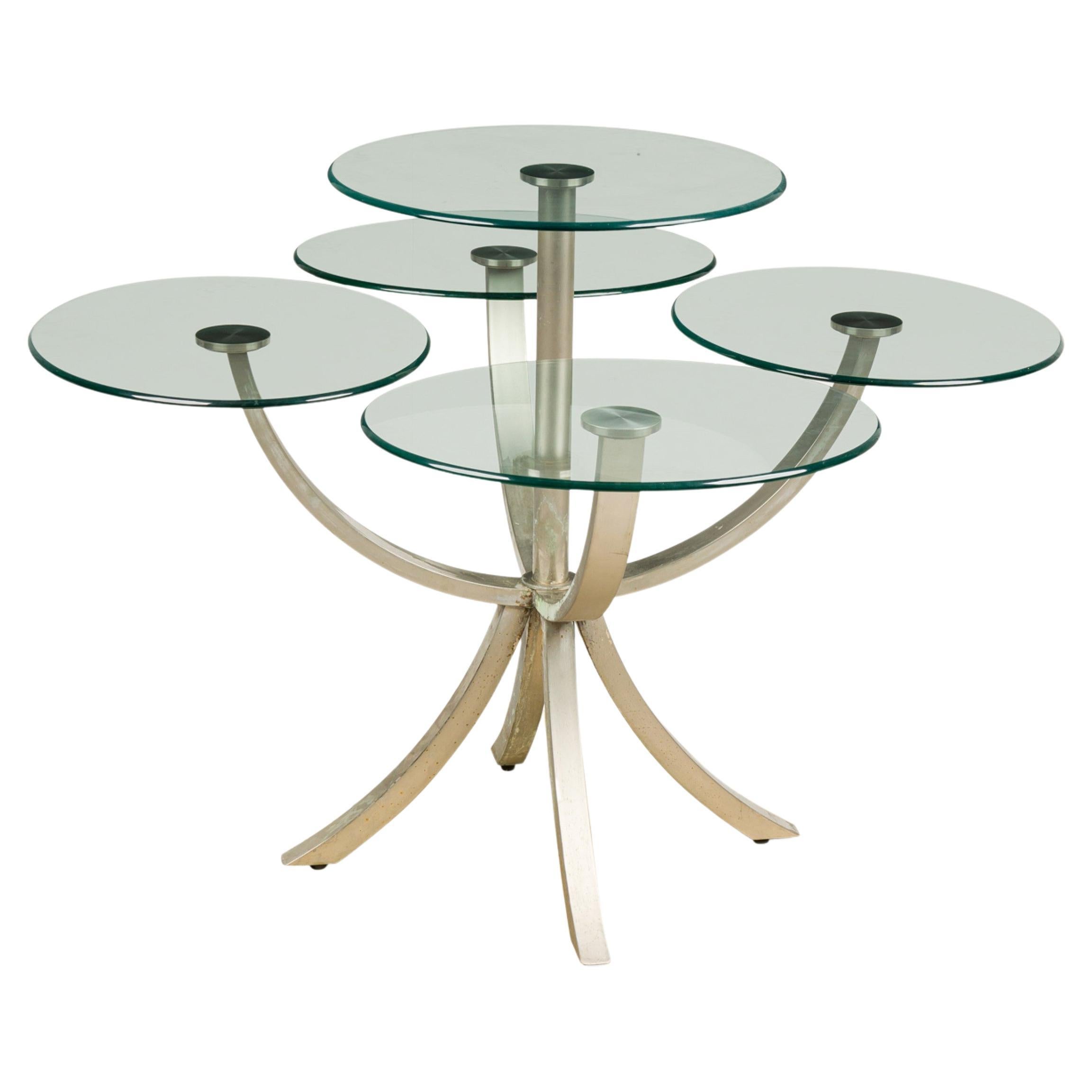 Ungewöhnlicher Tisch aus versilbertem Metall und Glas / Displaytisch