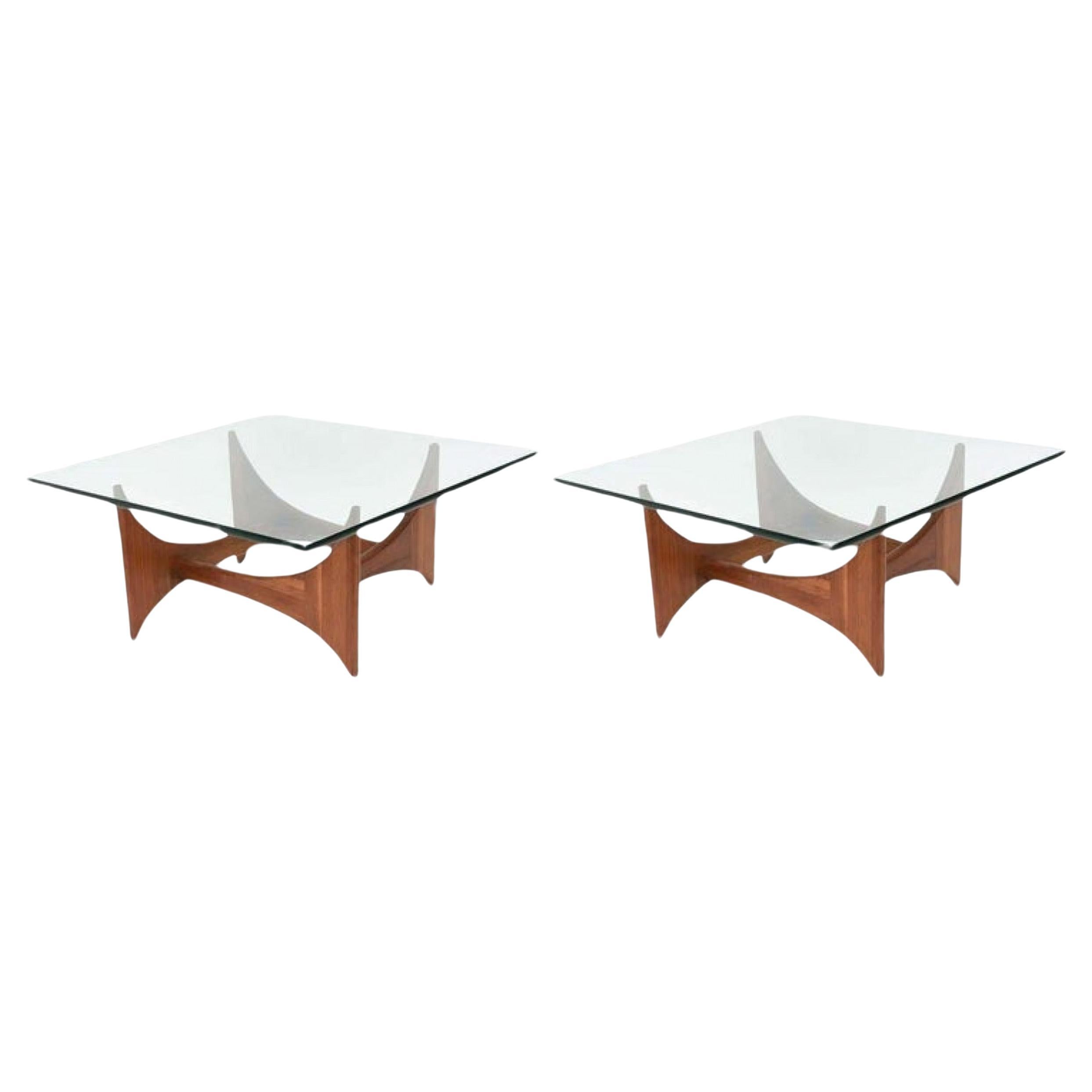 Paire de tables basses en noyer et verre The Modernity d'Adrian Pearsall
