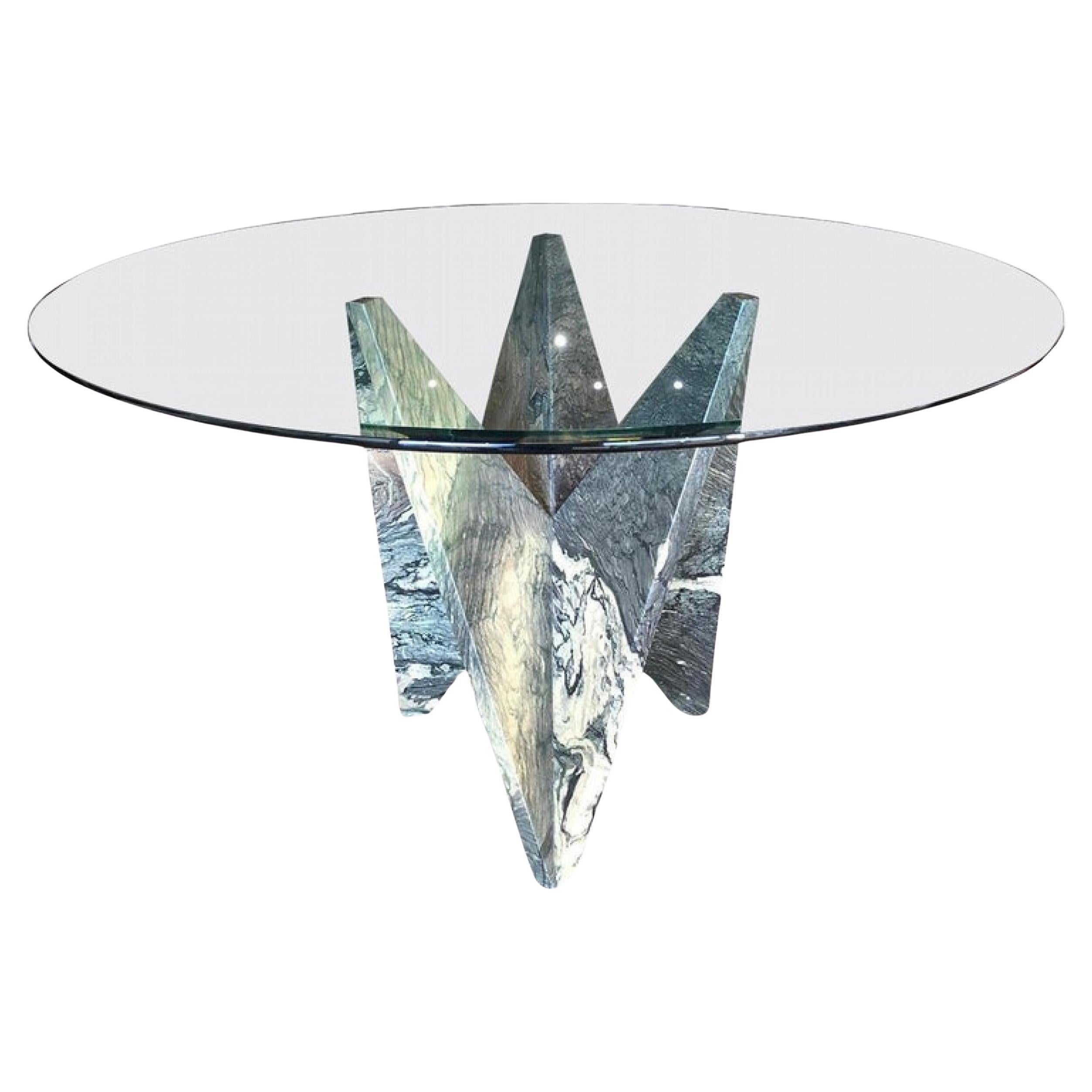 Table en marbre serpentin facetté de Ferrari en vente