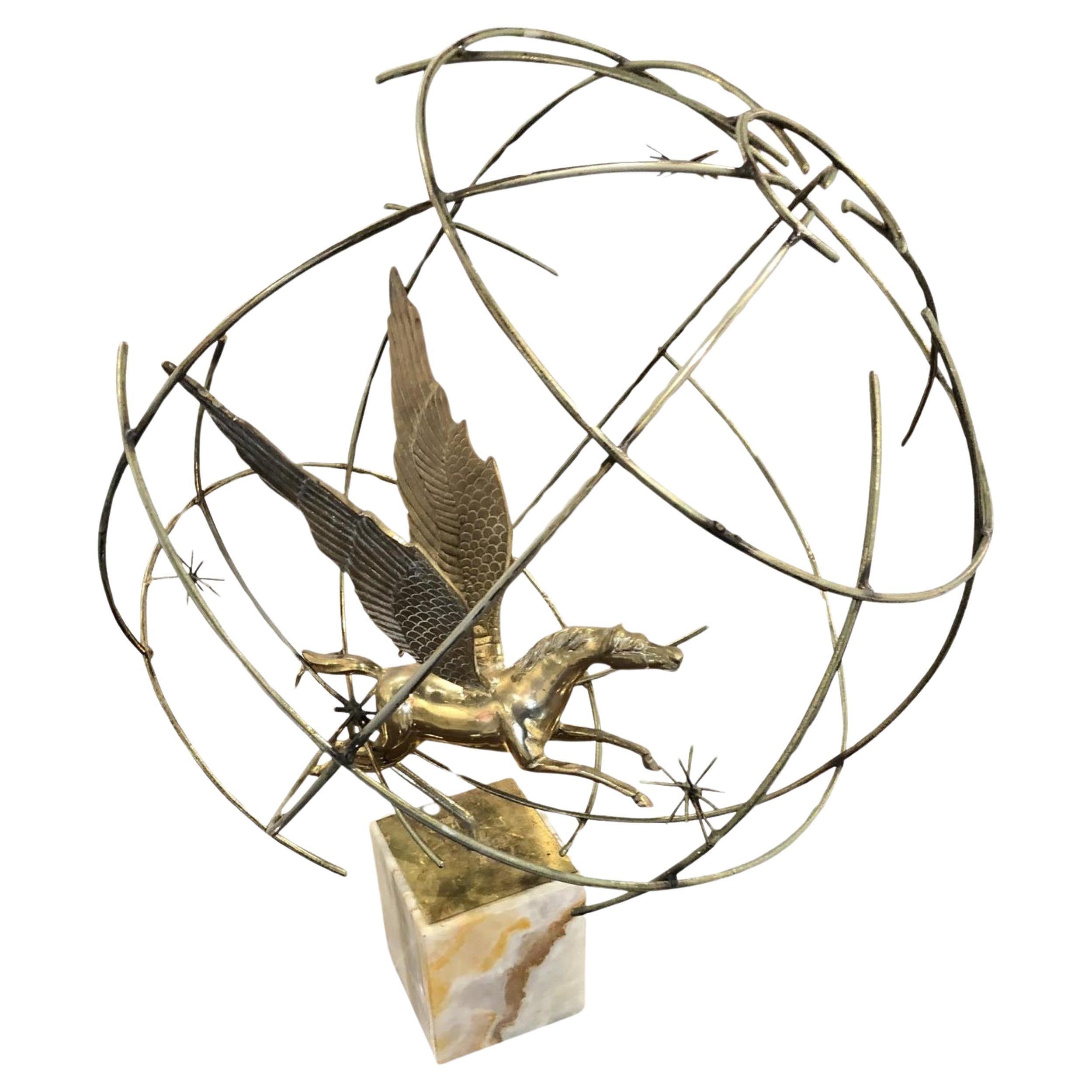 Scultura moderna americana in onice e ottone raffigurante un globo e un pegaso, Curtis Jere