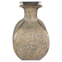 Gary Dipasquale Vase contemporain en céramique à lèvre quadrillée et évasée émaillée bronze