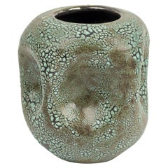 Gary Dipasquale Vaso in corteccia verde con lati dentellati e interno nero
