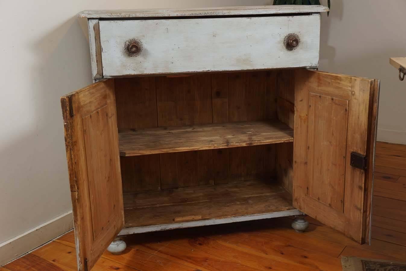 Original Painted One-Drawer, Two-Door Buffet In Excellent Condition In Sheffield, MA