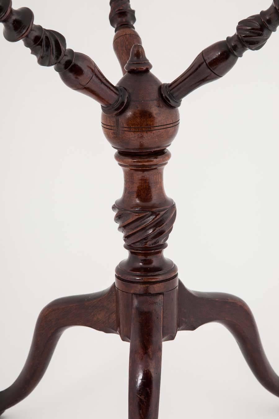 Mahogany Bowl Stand, 18th Century, Tripod Base with Spiral Lobbing In Good Condition For Sale In London, GB