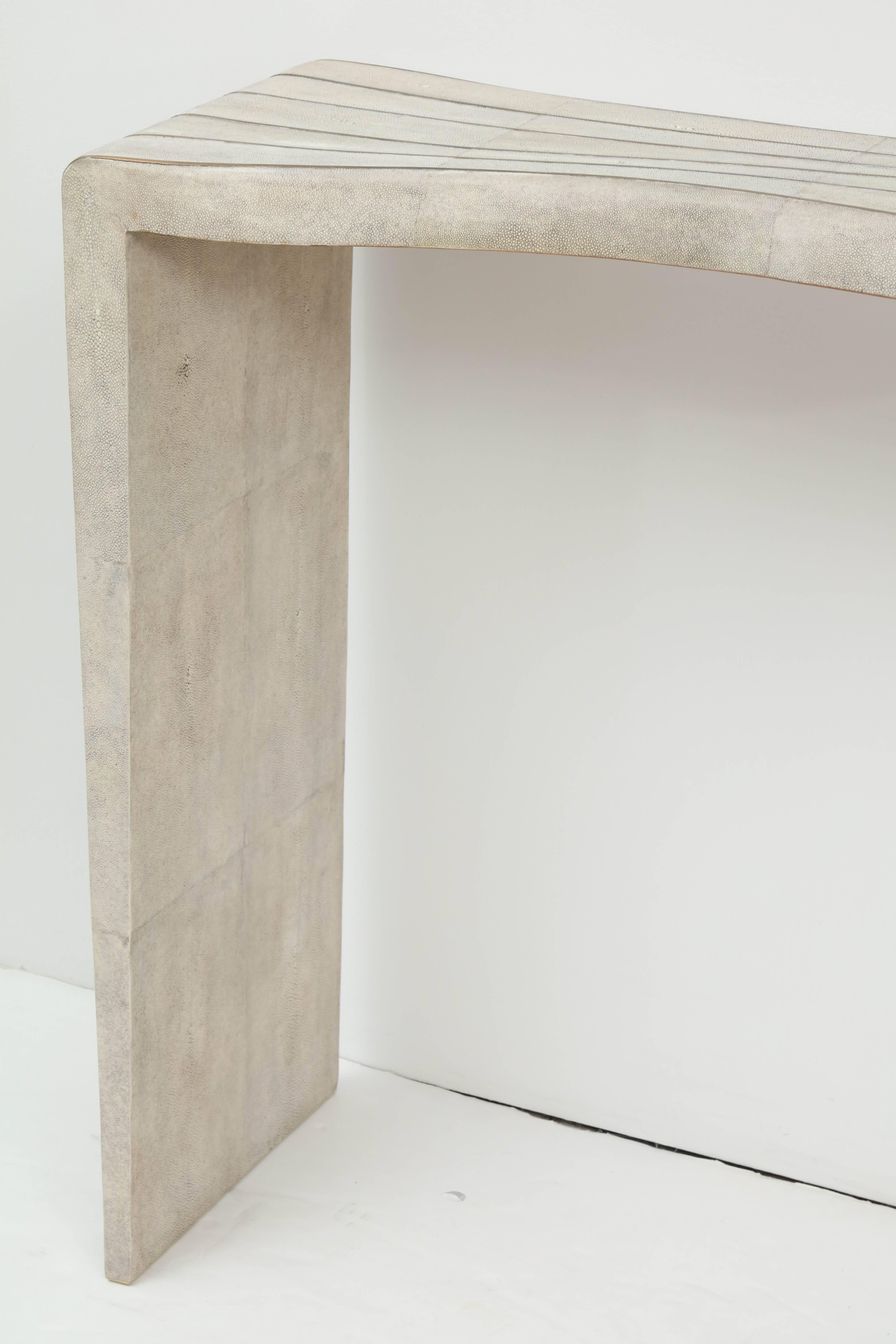 Hand-Crafted Shagreen Console with Brass Details, Cream Color, Contemporary, Organic Design