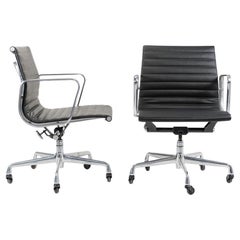 2010s Herman Miller Eames Aluminum Group Management Desk Chair Leather 2x Avail