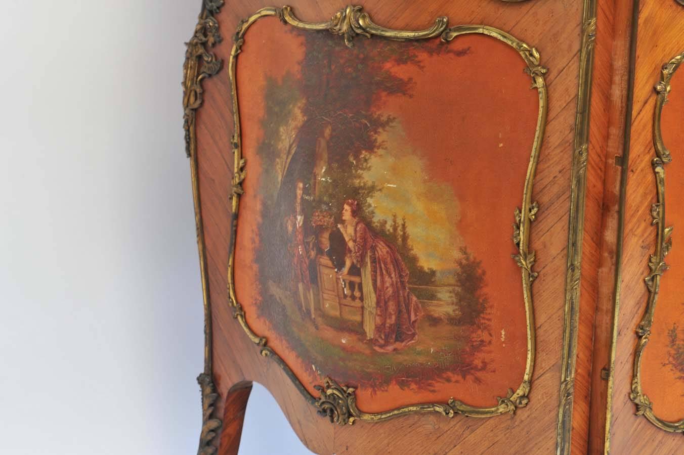 Dipinto a mano Vetrina stile berlina del XIX secolo in vendita