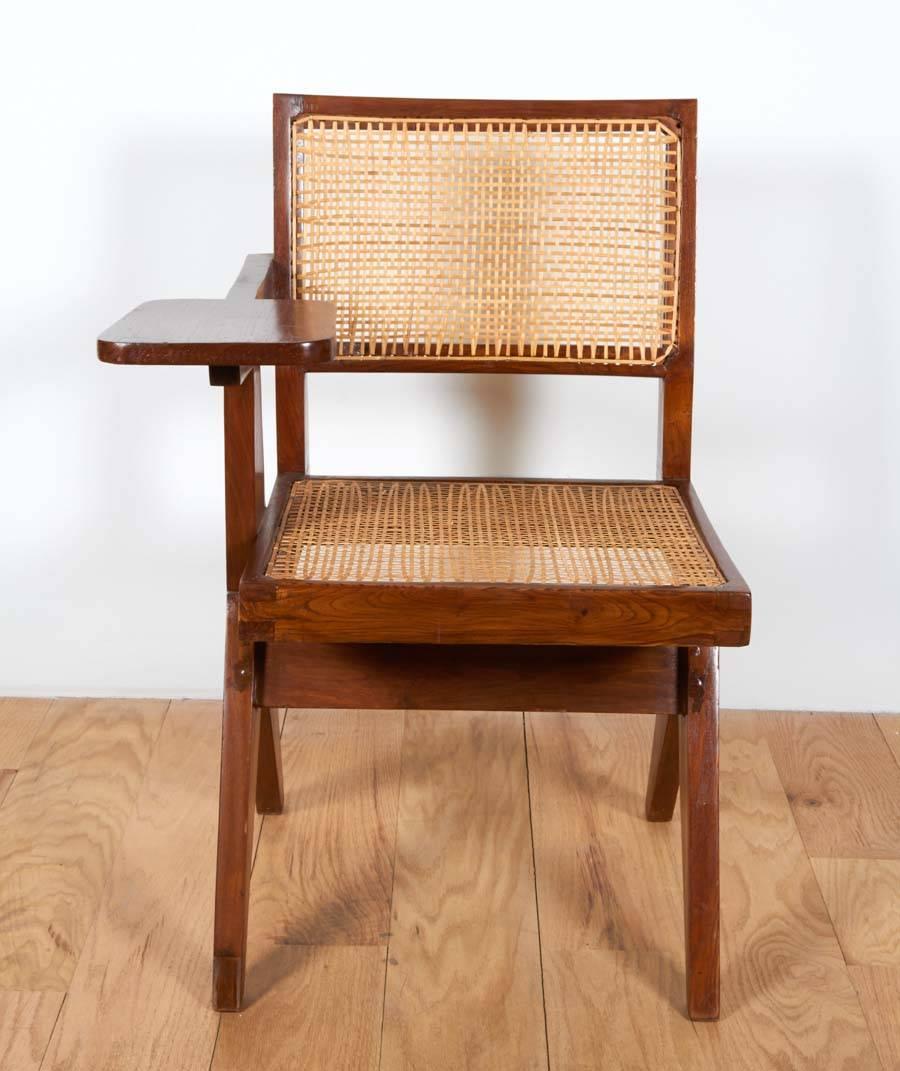 Pierre Jeanneret, Stuhl mit einem Armlehne (Indisch) im Angebot