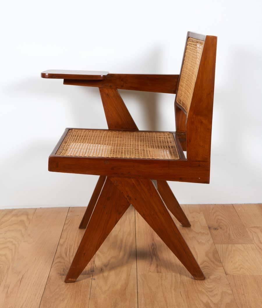 Pierre Jeanneret, Stuhl mit einem Armlehne im Zustand „Gut“ im Angebot in New York, NY