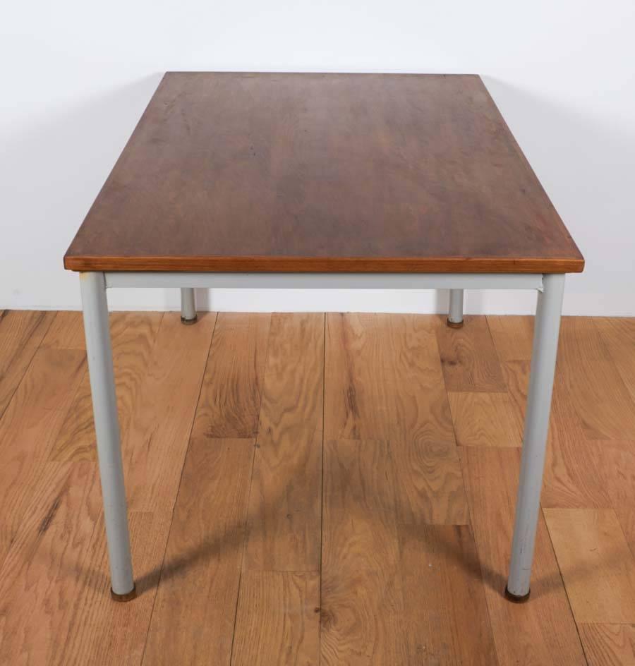 Le Corbusier Schreibtisch / Tisch im Zustand „Gut“ im Angebot in New York, NY