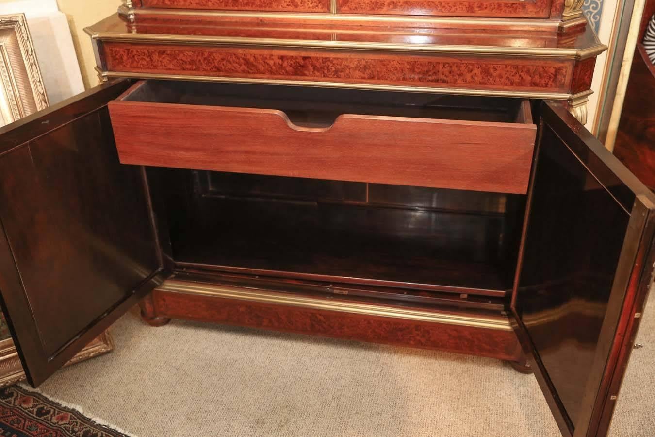 19th Century Continental Bronze-Mounted Amboyna Wood, China/ Display Cabinet  In Excellent Condition For Sale In Houston, TX