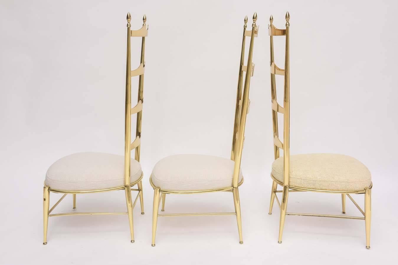 Poli Chaises Chiavari rares à haut dossier en laiton avec pieds tronqués en vente