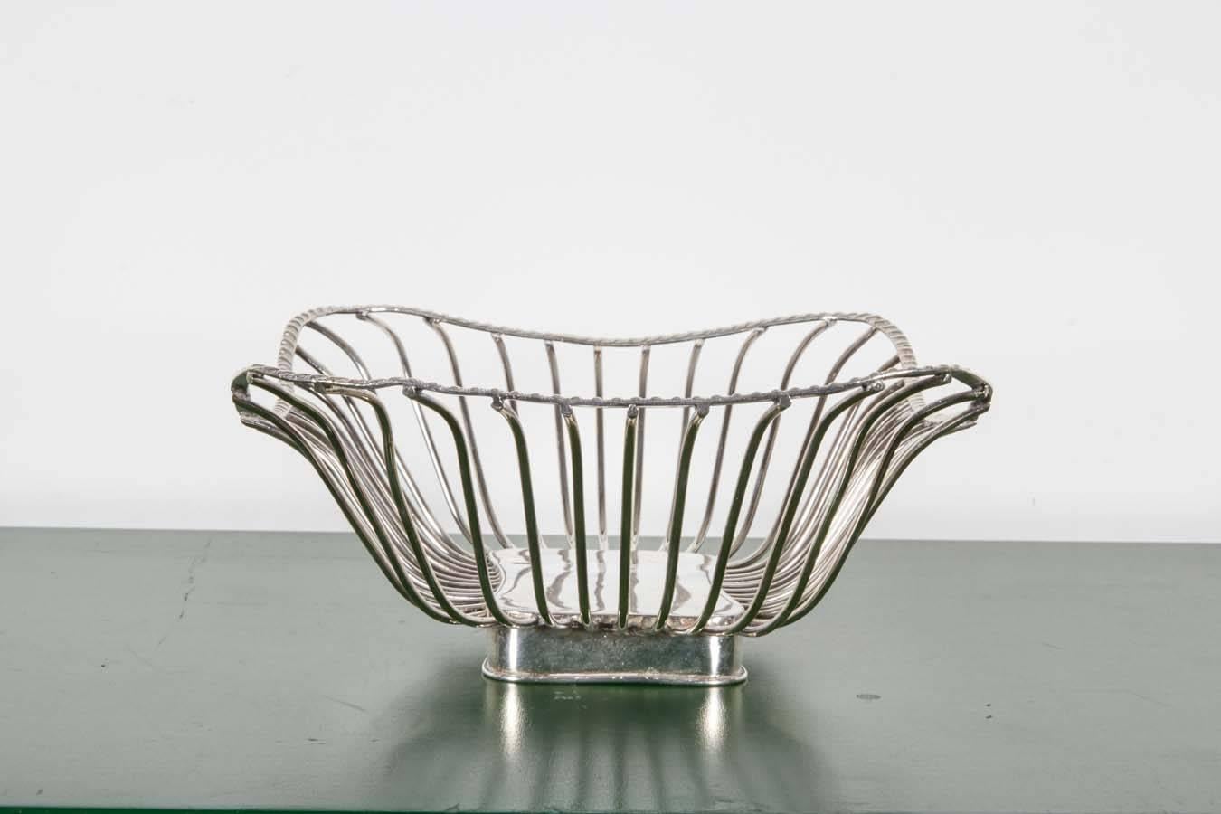 Pair of Italian Silver Plate Wire Baskets For Sale 3