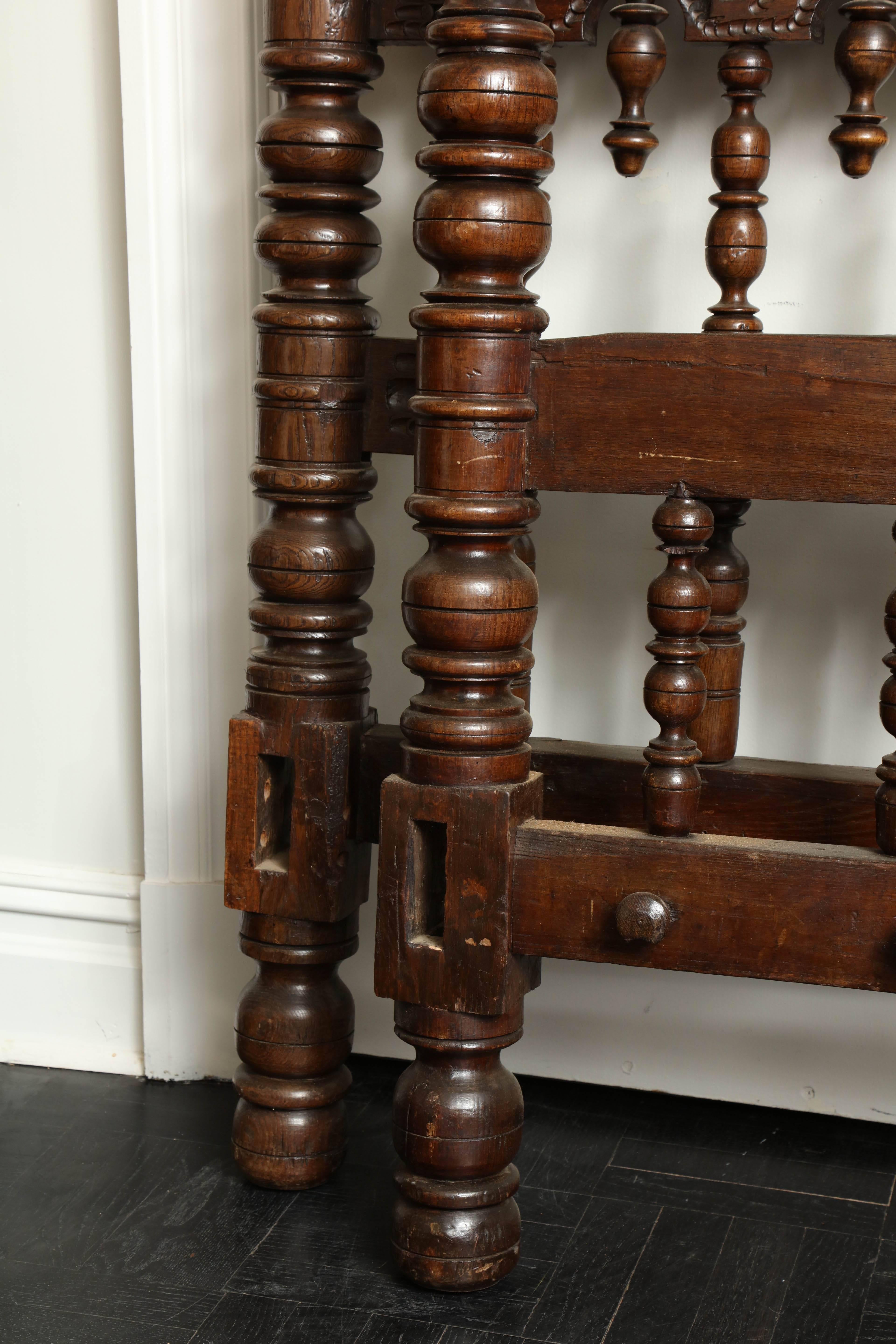 Portuguese 18th Century Mahogany Bed For Sale 4