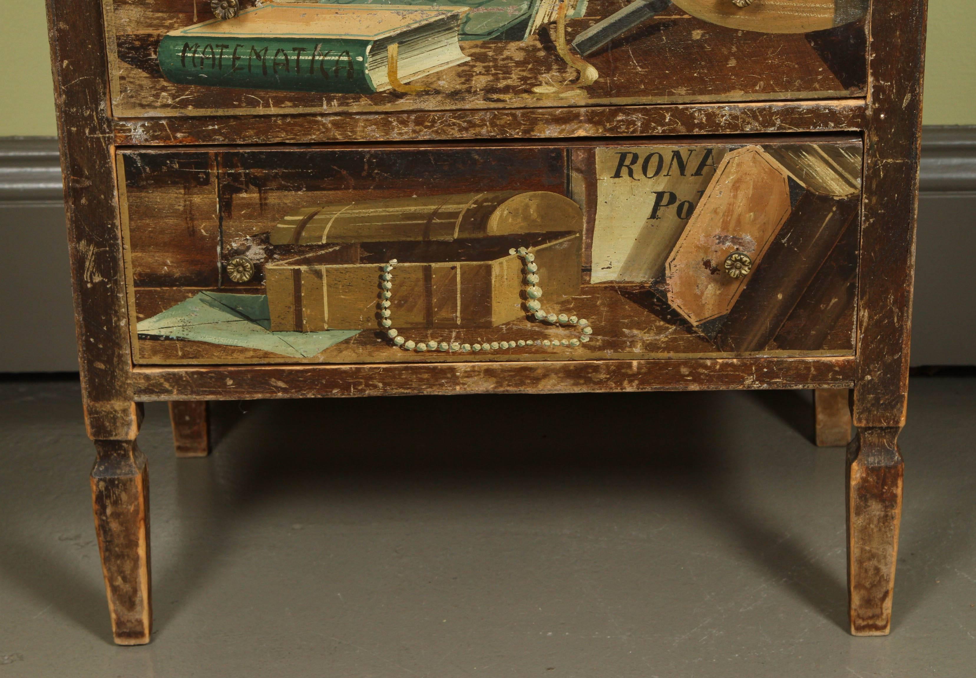 An Italian Miniature Apprentice-Painted Commode, 20th Century In Excellent Condition In Los Angeles, CA