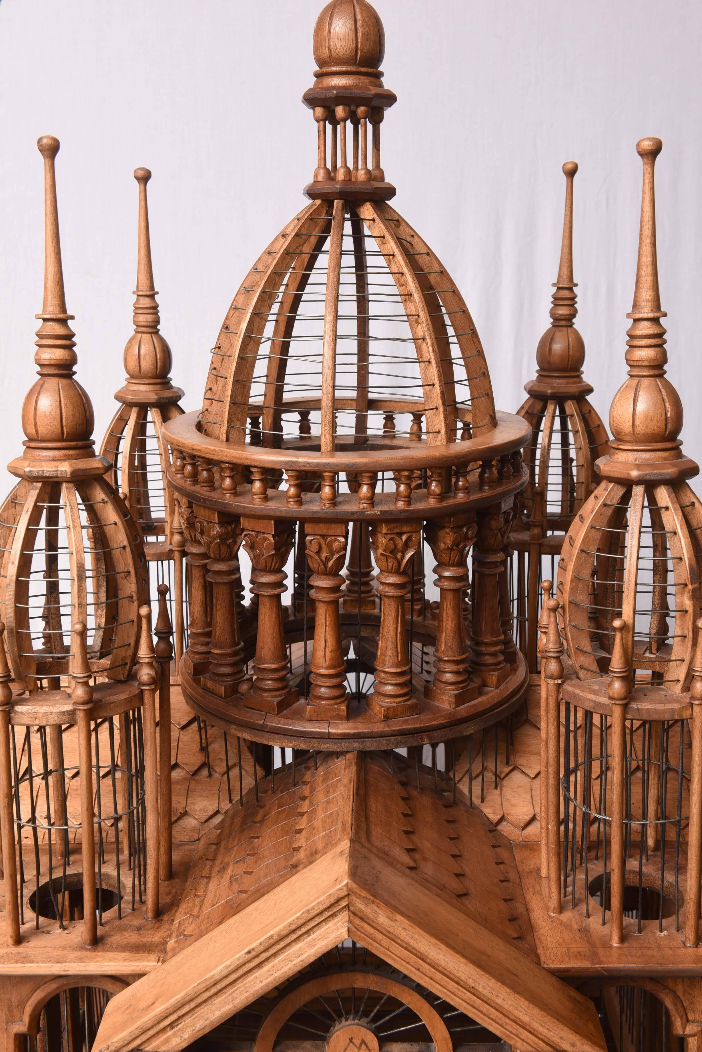 English Pavilion Birdcage In Good Condition In West Palm Beach, FL